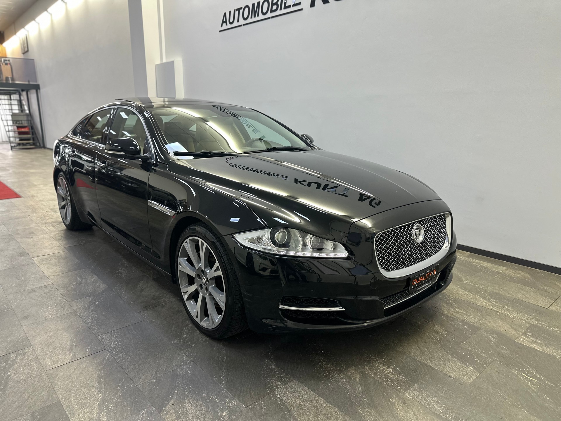 JAGUAR XJ 3.0d V6 Premium Luxury Automatic-image-7