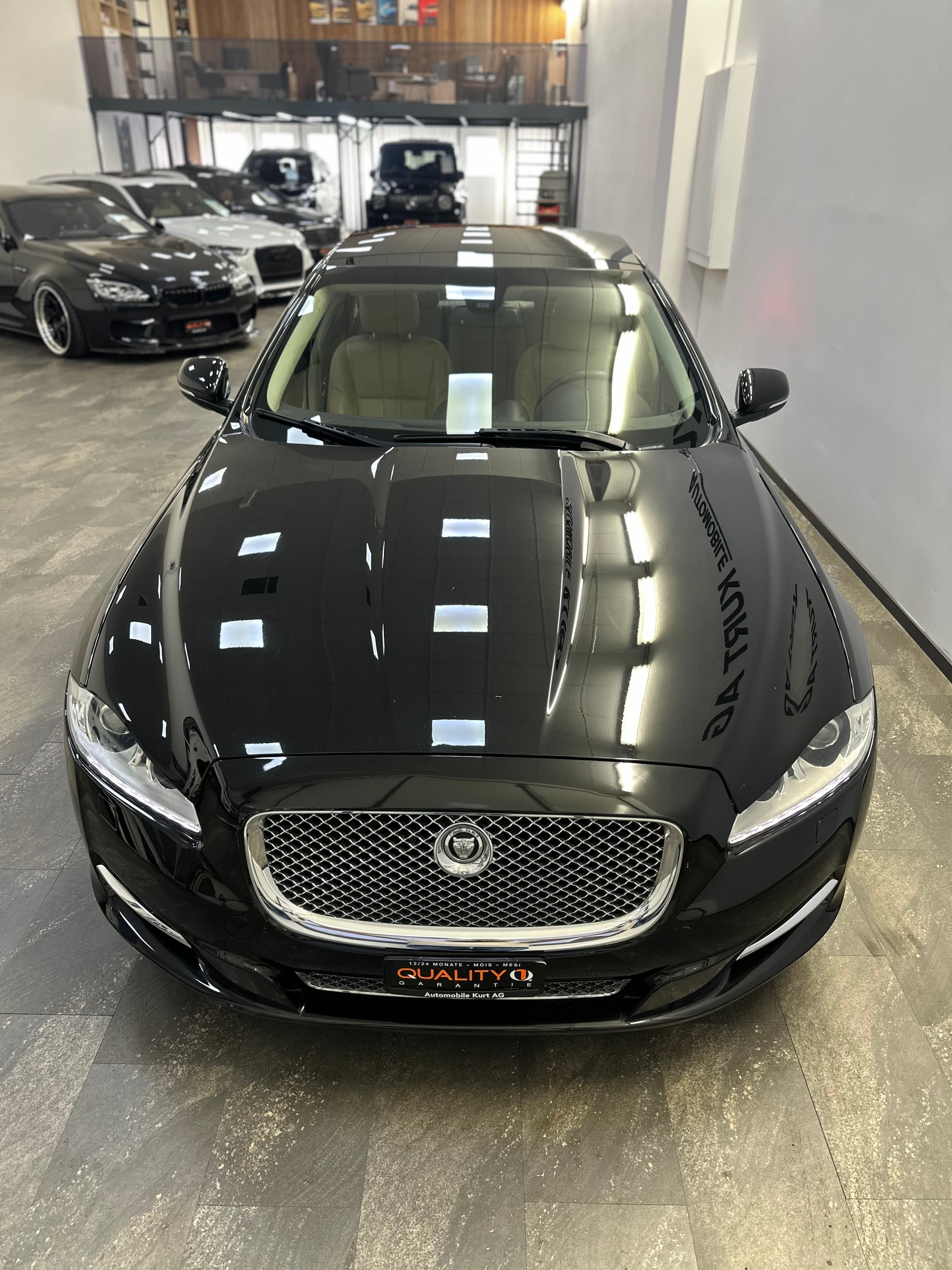 JAGUAR XJ 3.0d V6 Premium Luxury Automatic-image-8