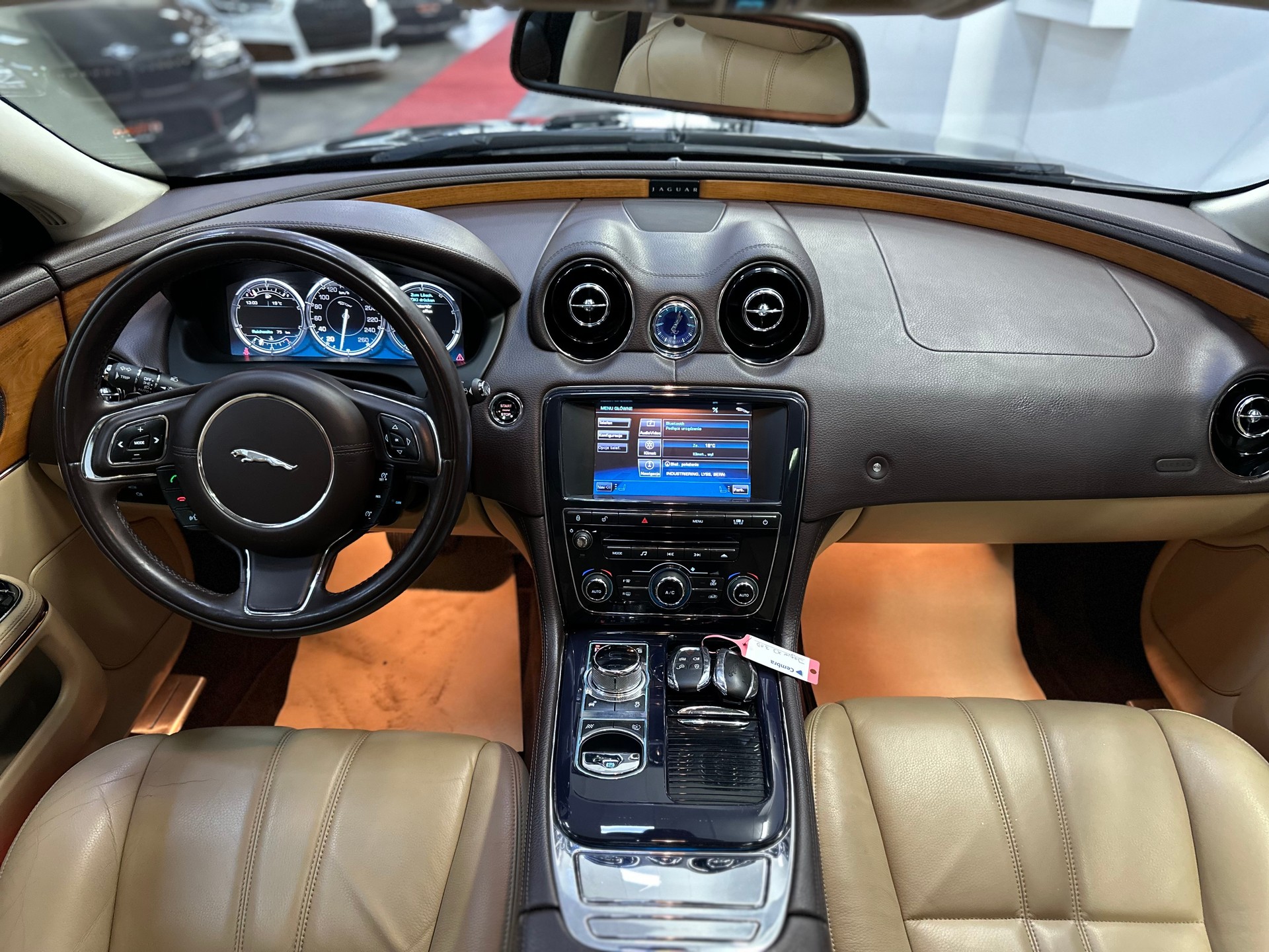 JAGUAR XJ 3.0d V6 Premium Luxury Automatic-image-12