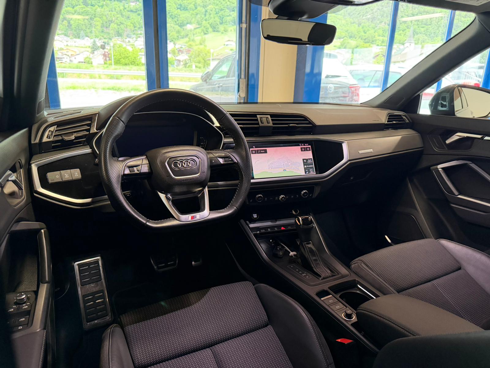 AUDI Q3 Sportback 40 TDI S line Attraction quattro S-tronic-image-17