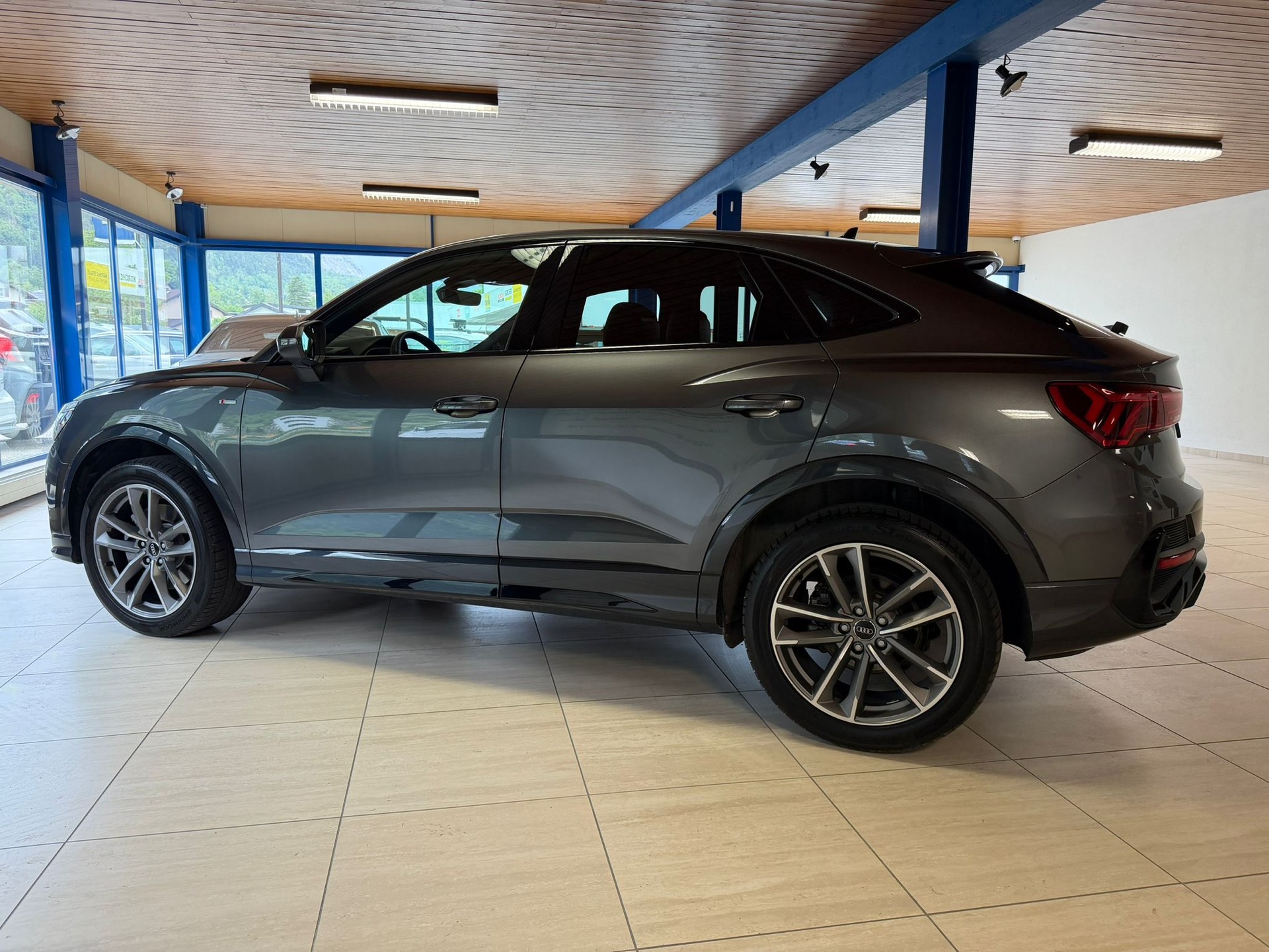 AUDI Q3 Sportback 40 TDI S line Attraction quattro S-tronic-image-7