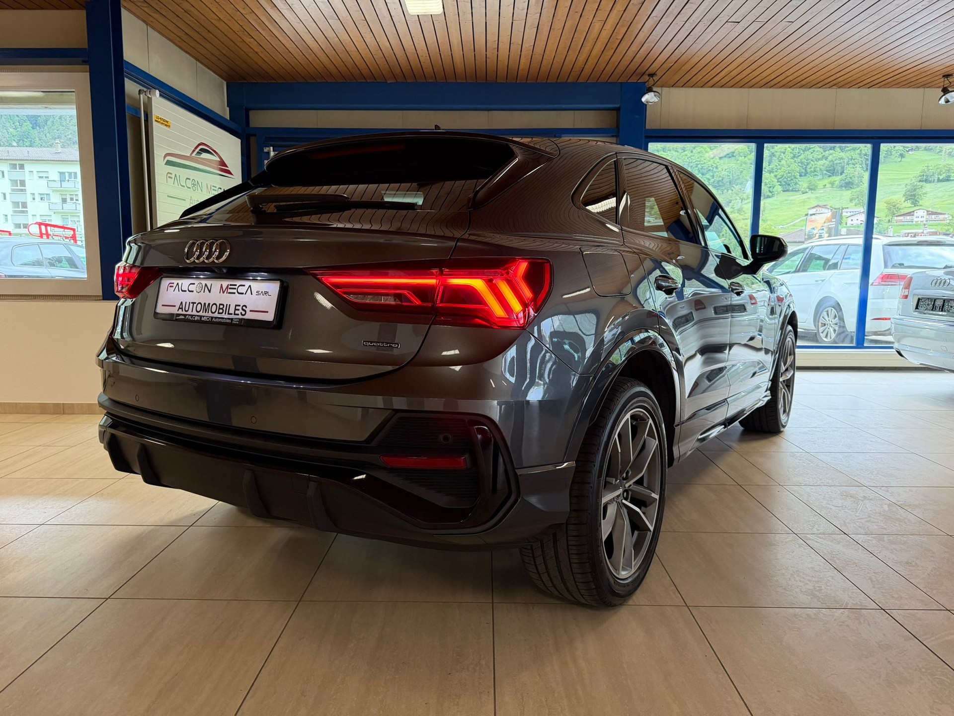 AUDI Q3 Sportback 40 TDI S line Attraction quattro S-tronic-image-12