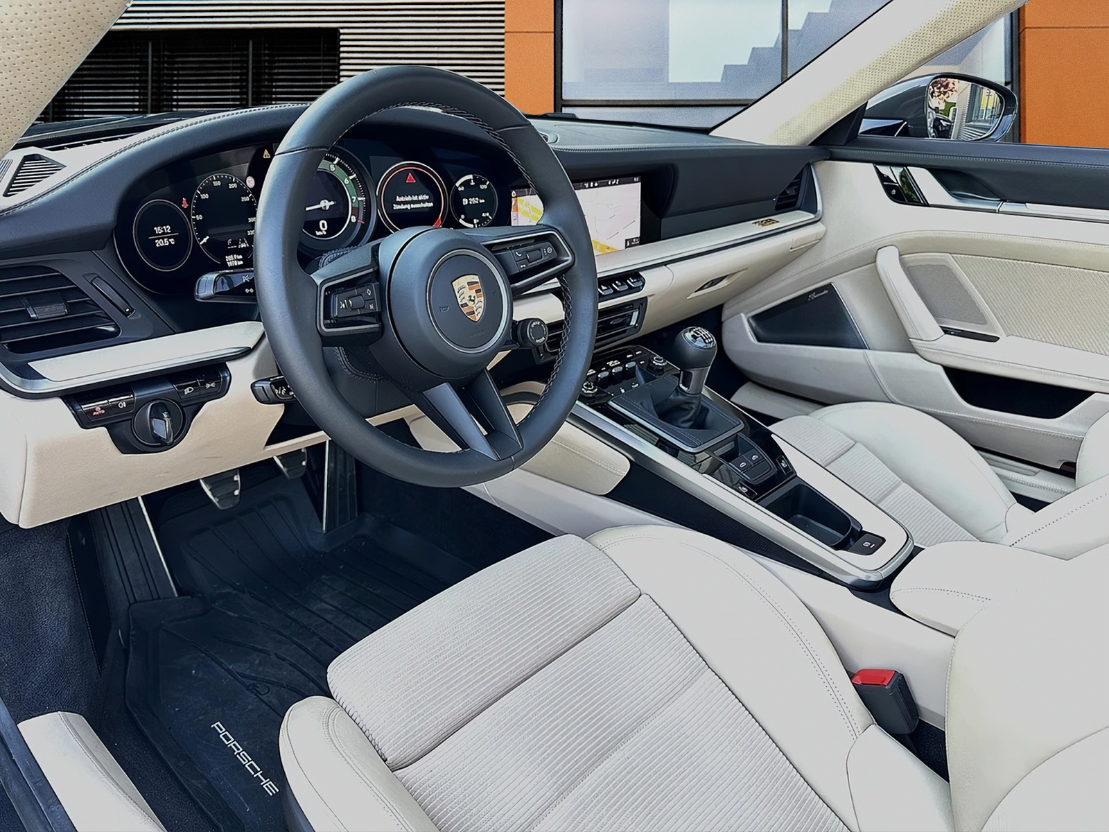 PORSCHE 911 Targa 3.0 Carrera 4S Heritage Design Edition-image-8