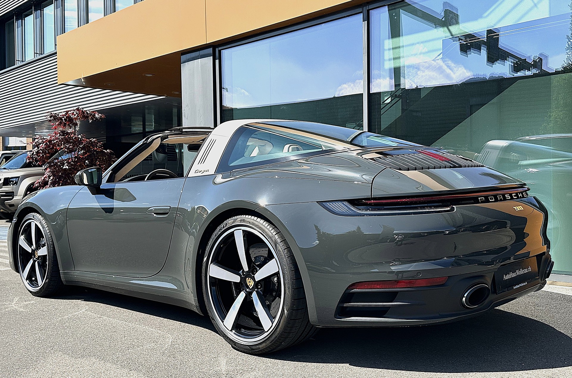 PORSCHE 911 Targa 3.0 Carrera 4S Heritage Design Edition-showroom-element-1