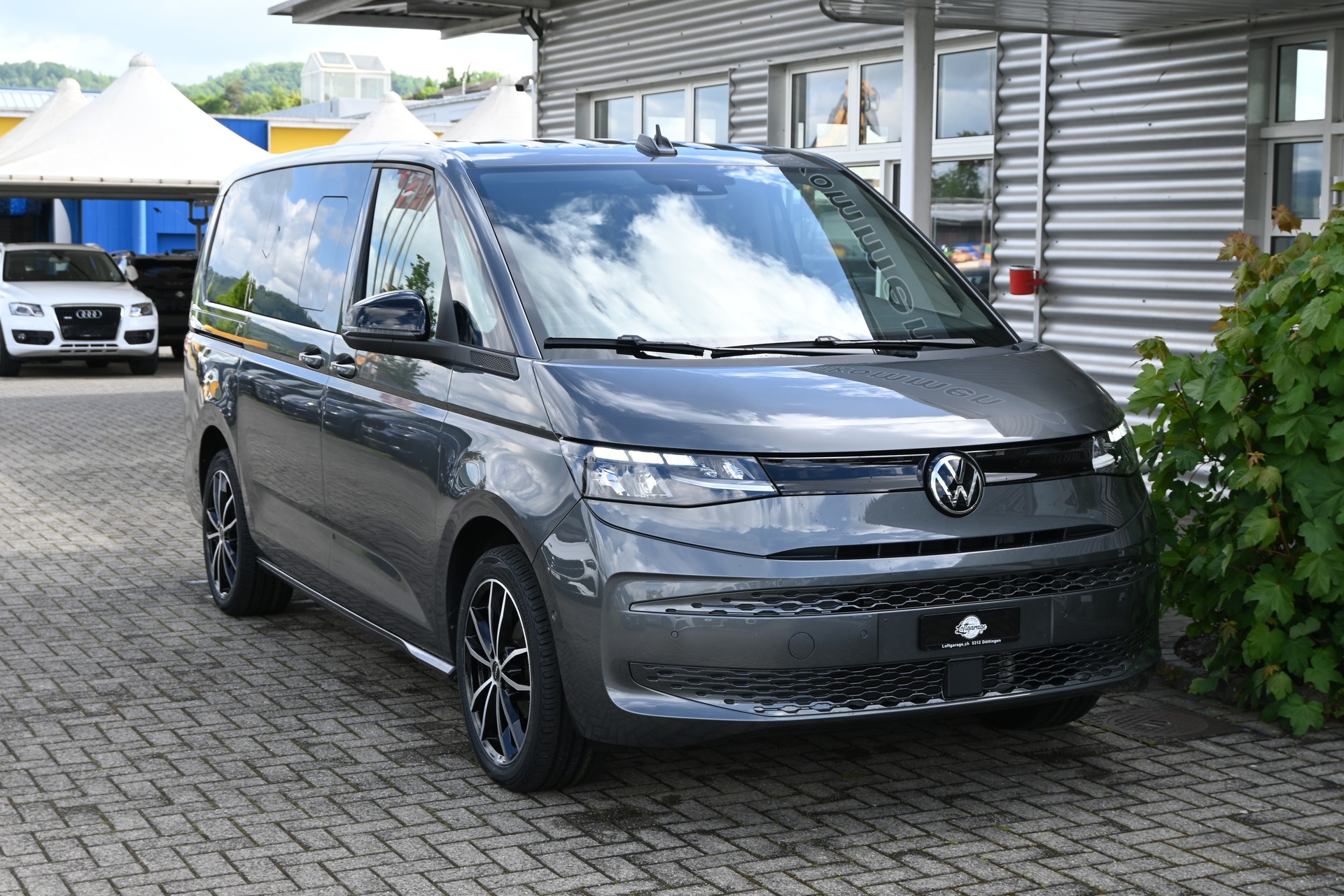 VW Multivan 2.0 TDI DSG Lang 7-Plätzer + AHK 2000kg + Standheizung