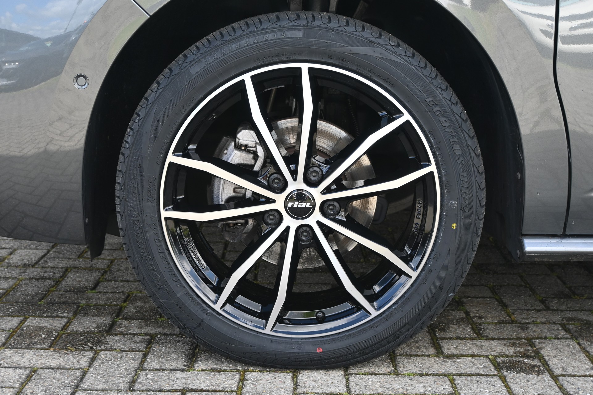 VW Multivan 2.0 TDI DSG Lang 7-Plätzer + AHK 2000kg + Standheizung-image-9