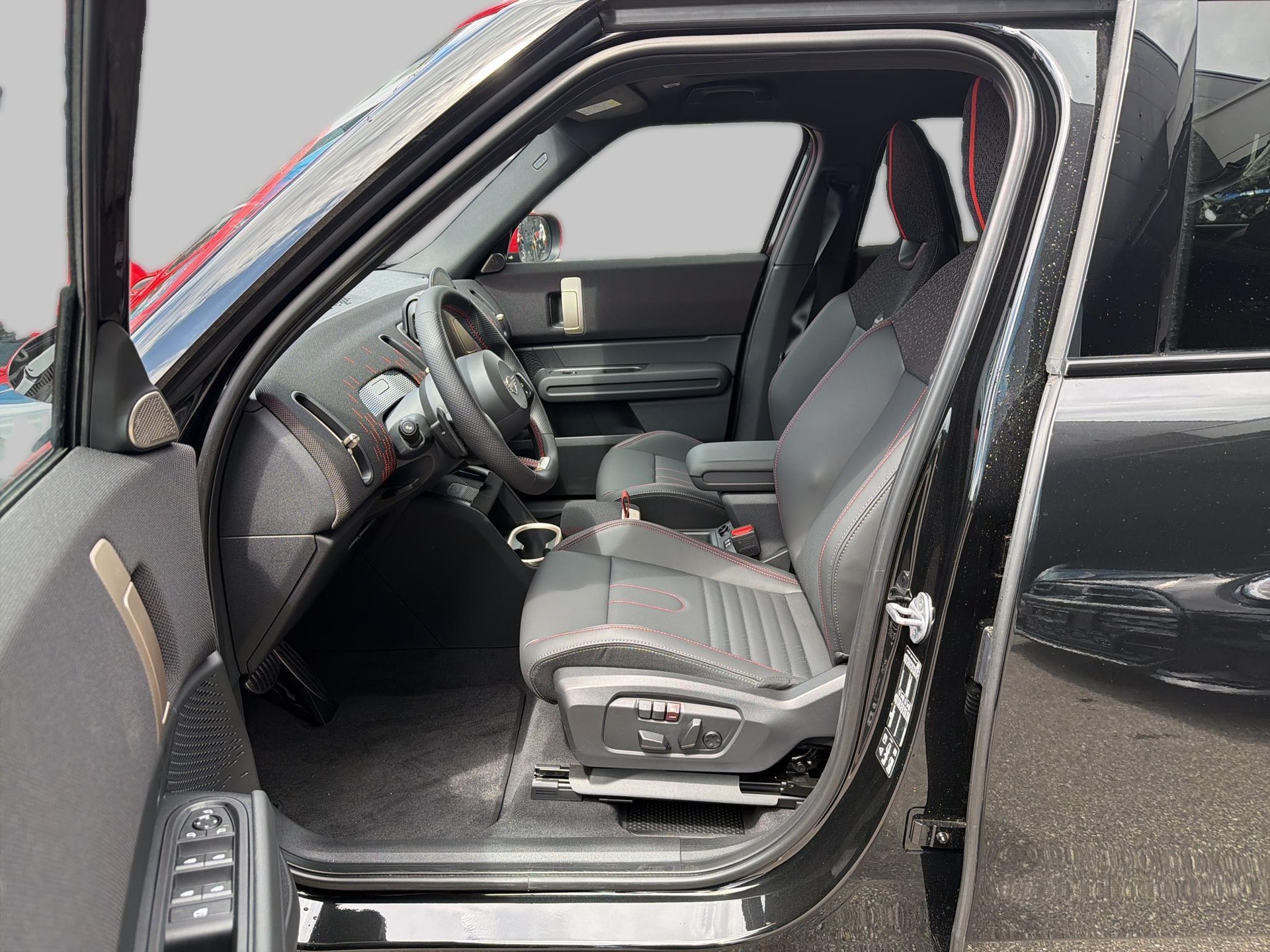 MINI John Cooper Works Countryman ALL4-image-28