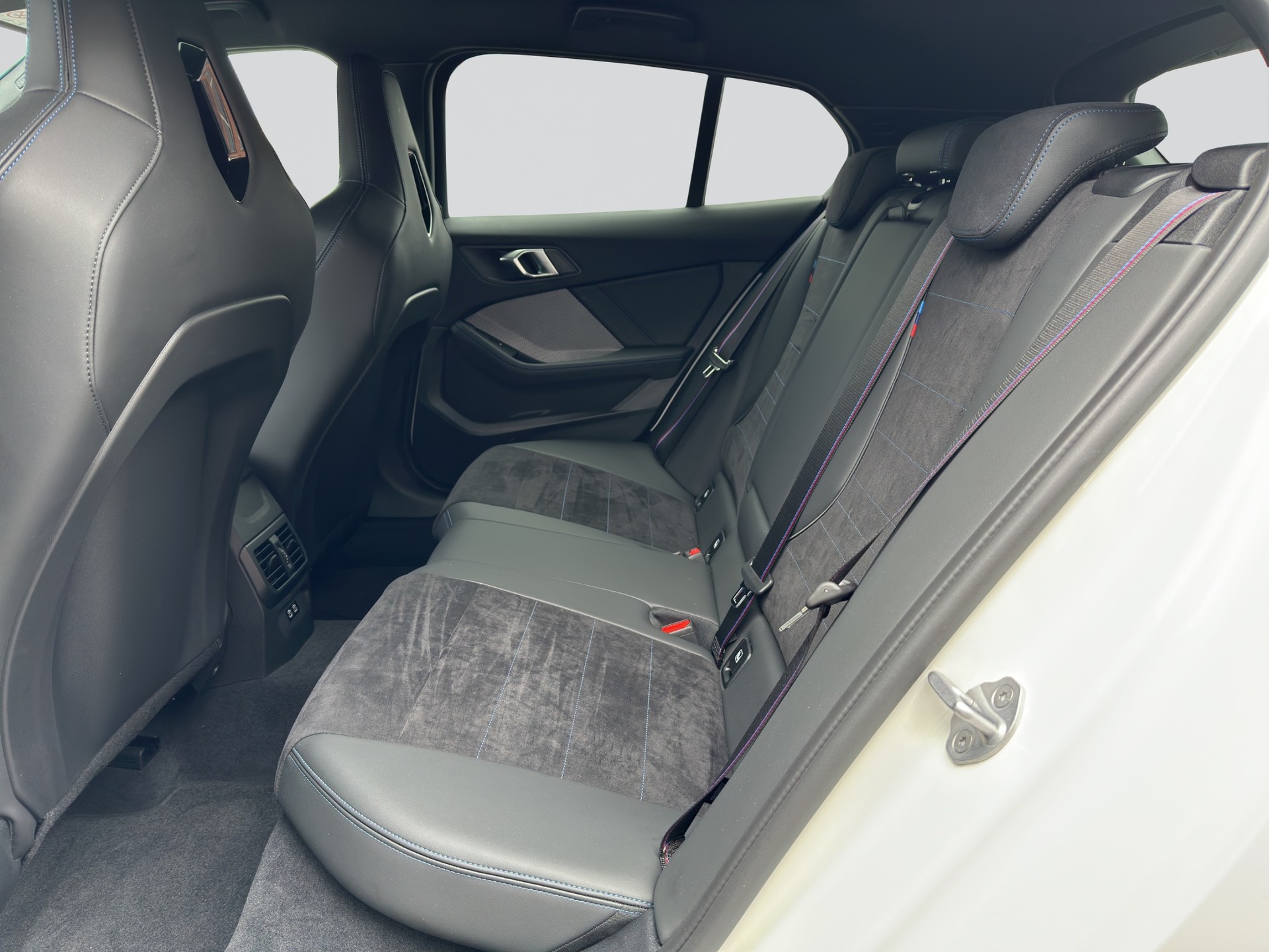 BMW M135 xDrive M Sport Pro Shadow Line-image-7