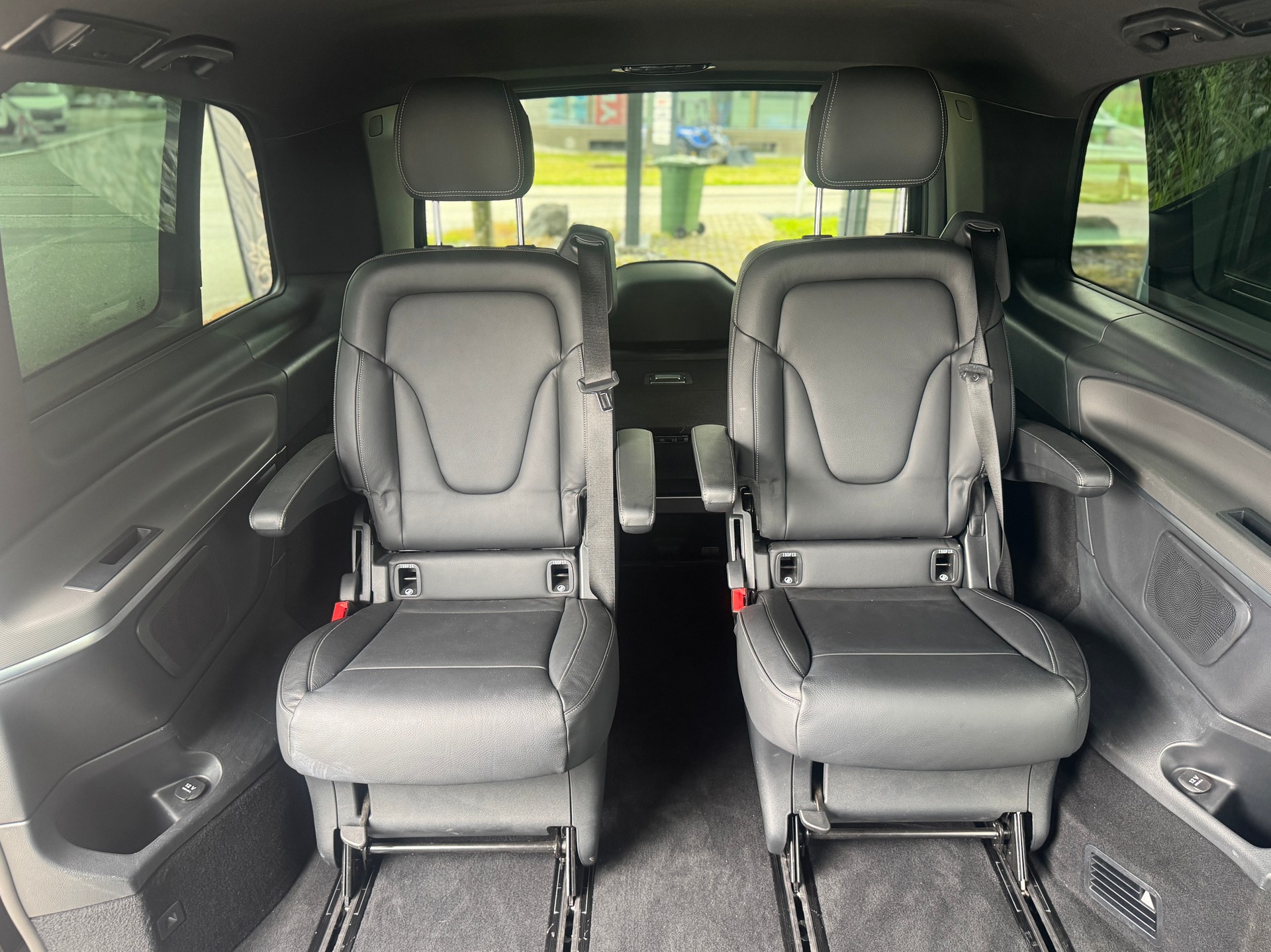 MERCEDES-BENZ V 250 d Avantgarde AMG-Line kompakt 7G-Tronic-image-11
