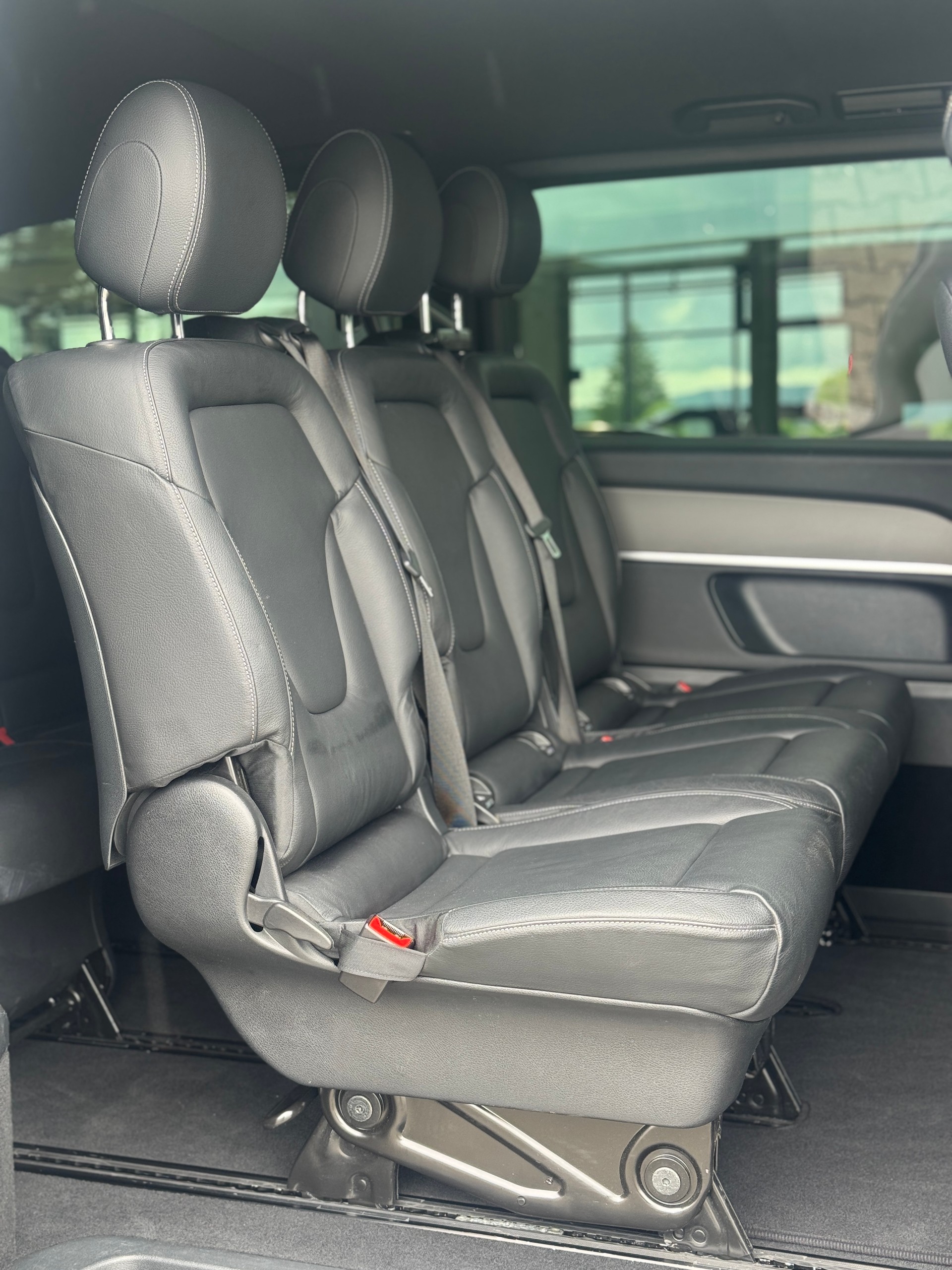 MERCEDES-BENZ V 250 d Avantgarde AMG-Line kompakt 7G-Tronic-image-10