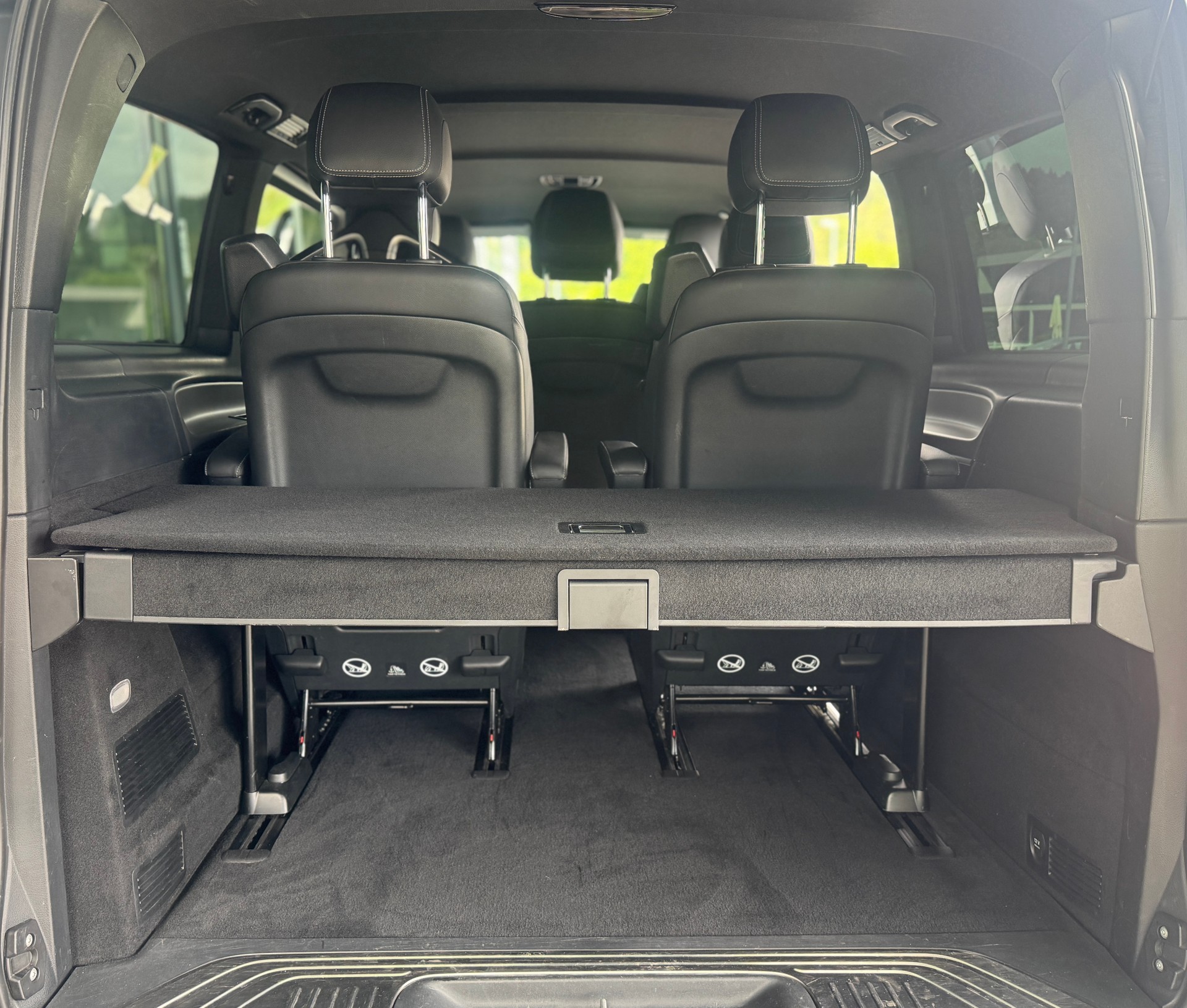 MERCEDES-BENZ V 250 d Avantgarde AMG-Line kompakt 7G-Tronic-image-13