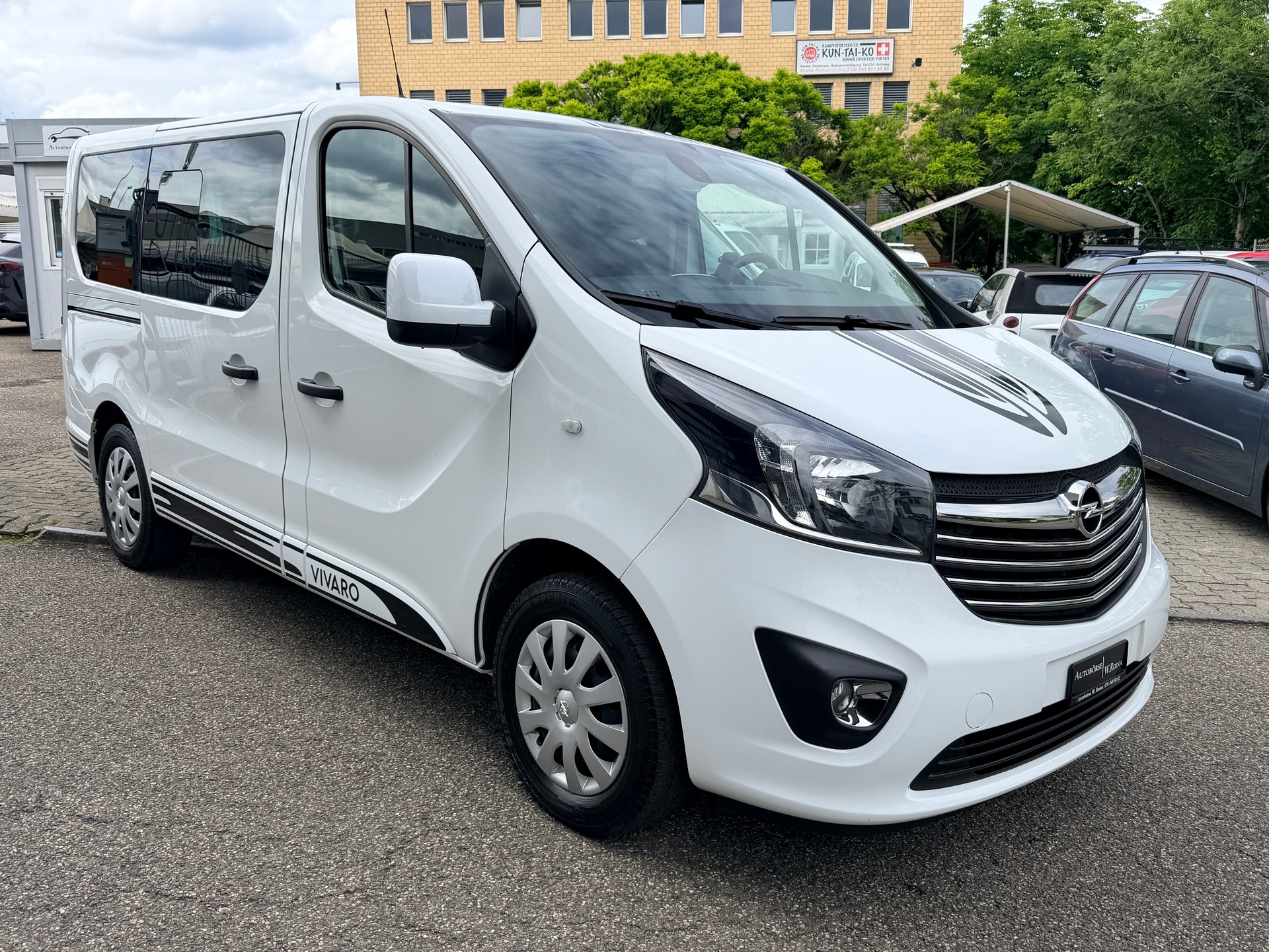 OPEL Vivaro 1.6 CDTI Combi+ 2.9t L2H1-image-0