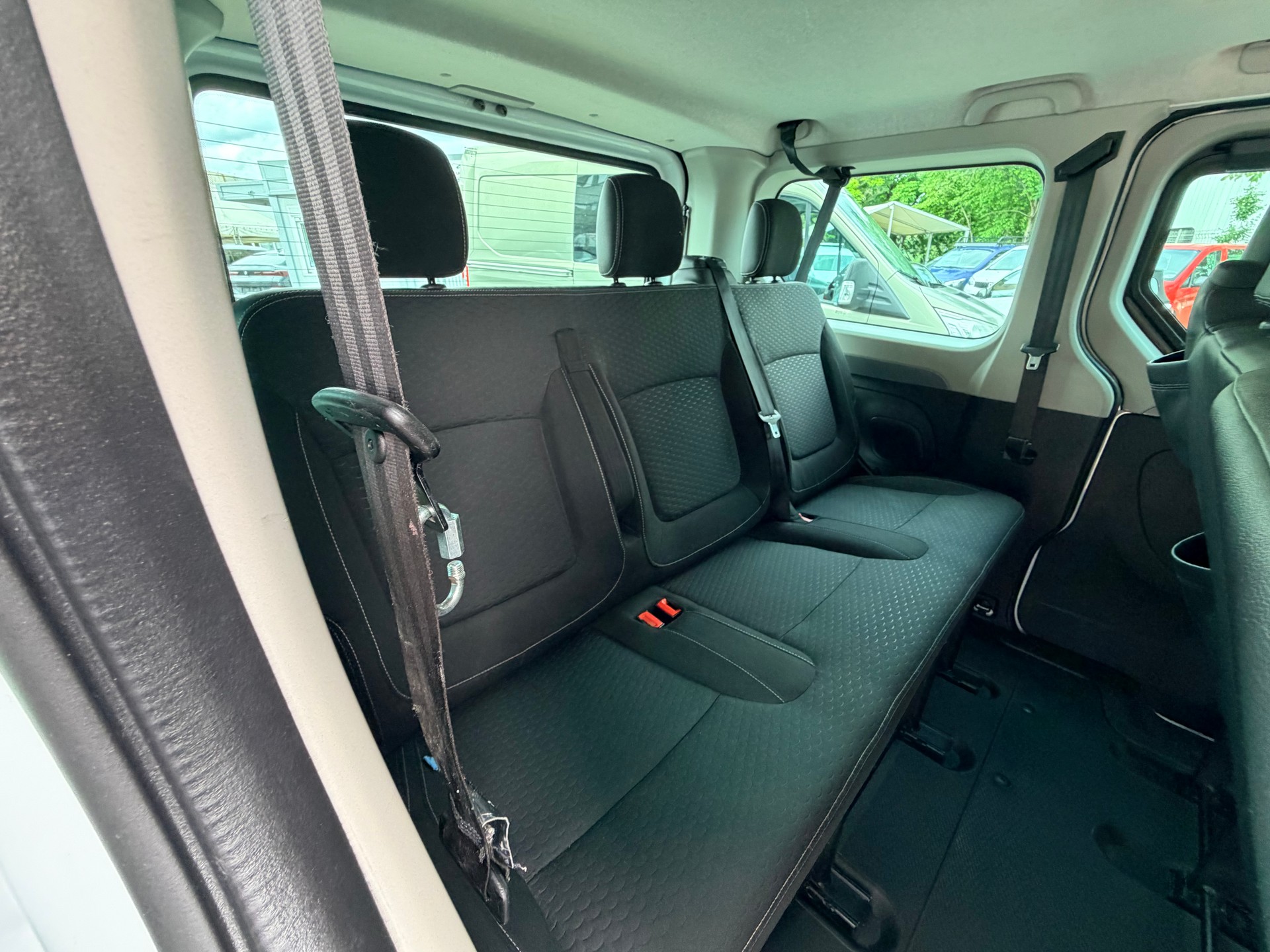 OPEL Vivaro 1.6 CDTI Combi+ 2.9t L2H1-image-13