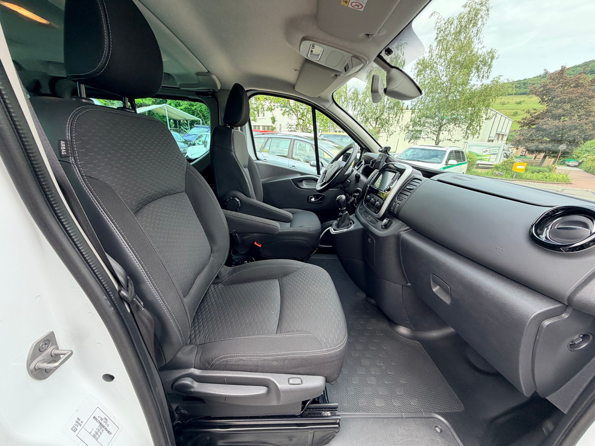 OPEL Vivaro 1.6 CDTI Combi+ 2.9t L2H1-image-9