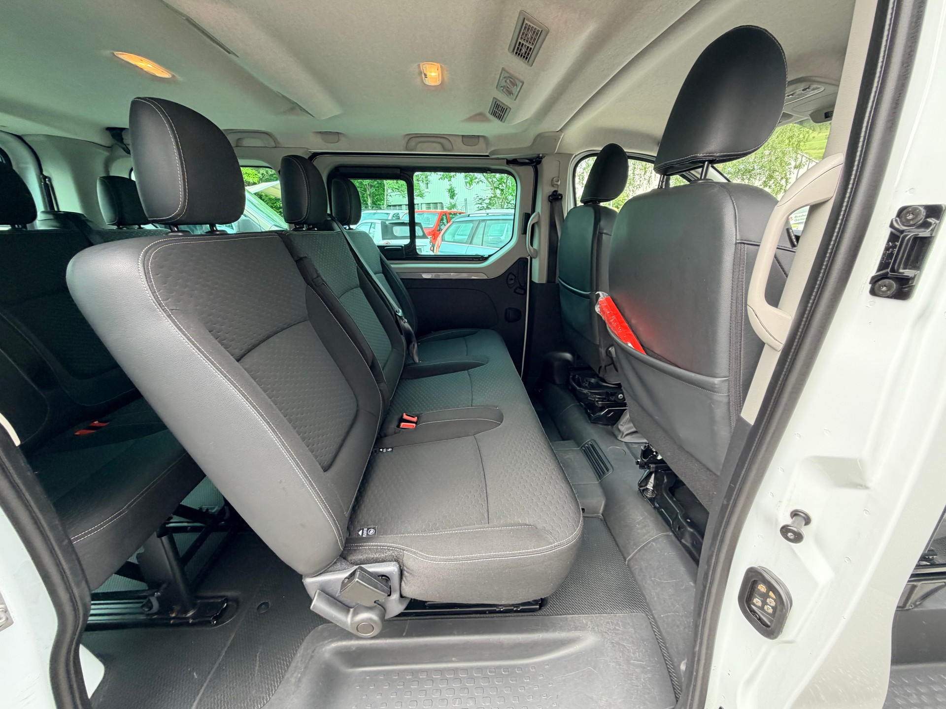 OPEL Vivaro 1.6 CDTI Combi+ 2.9t L2H1-image-12