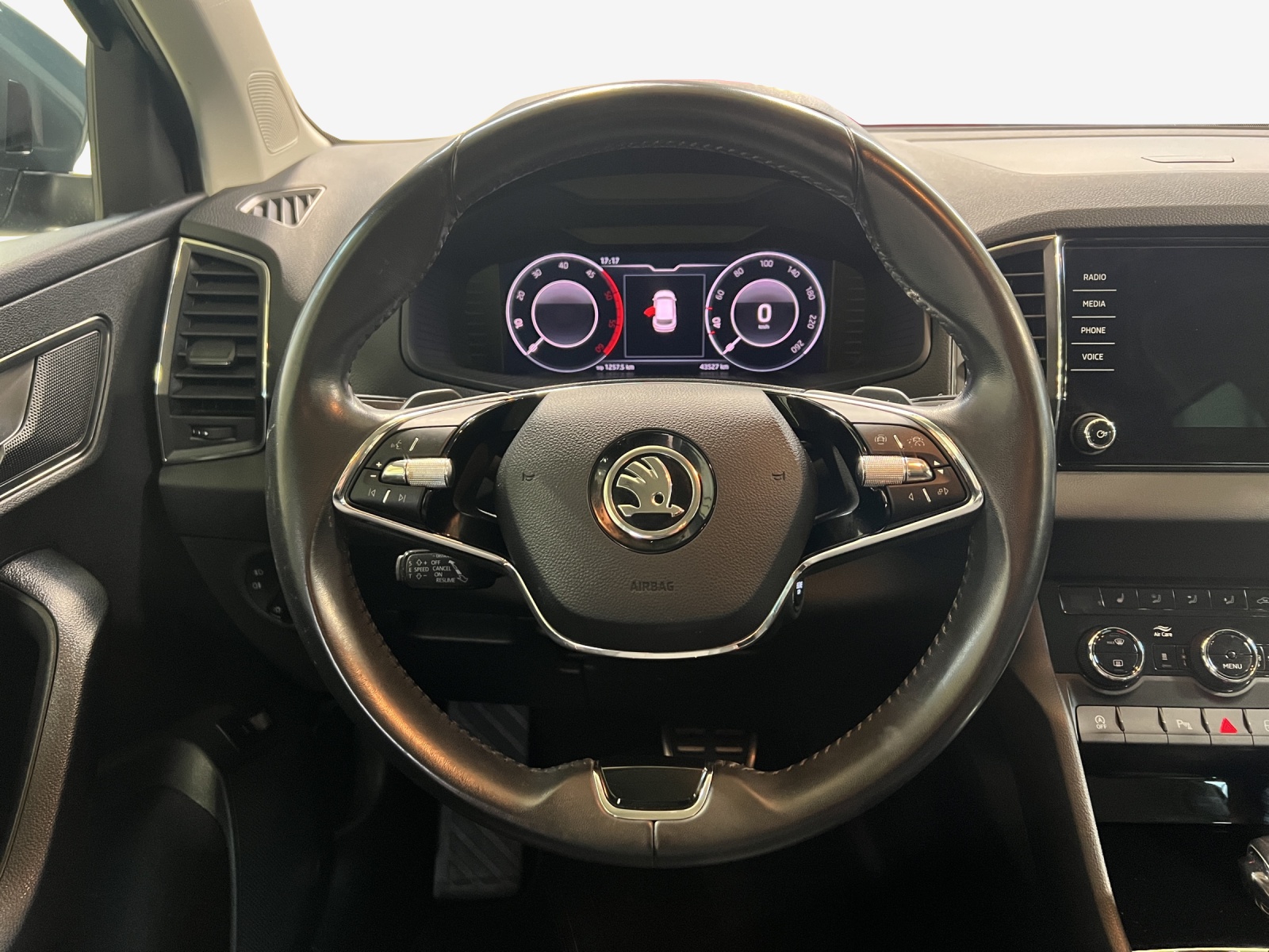 SKODA Karoq 2.0 TDI CR Clever 4x4 DSG-image-9