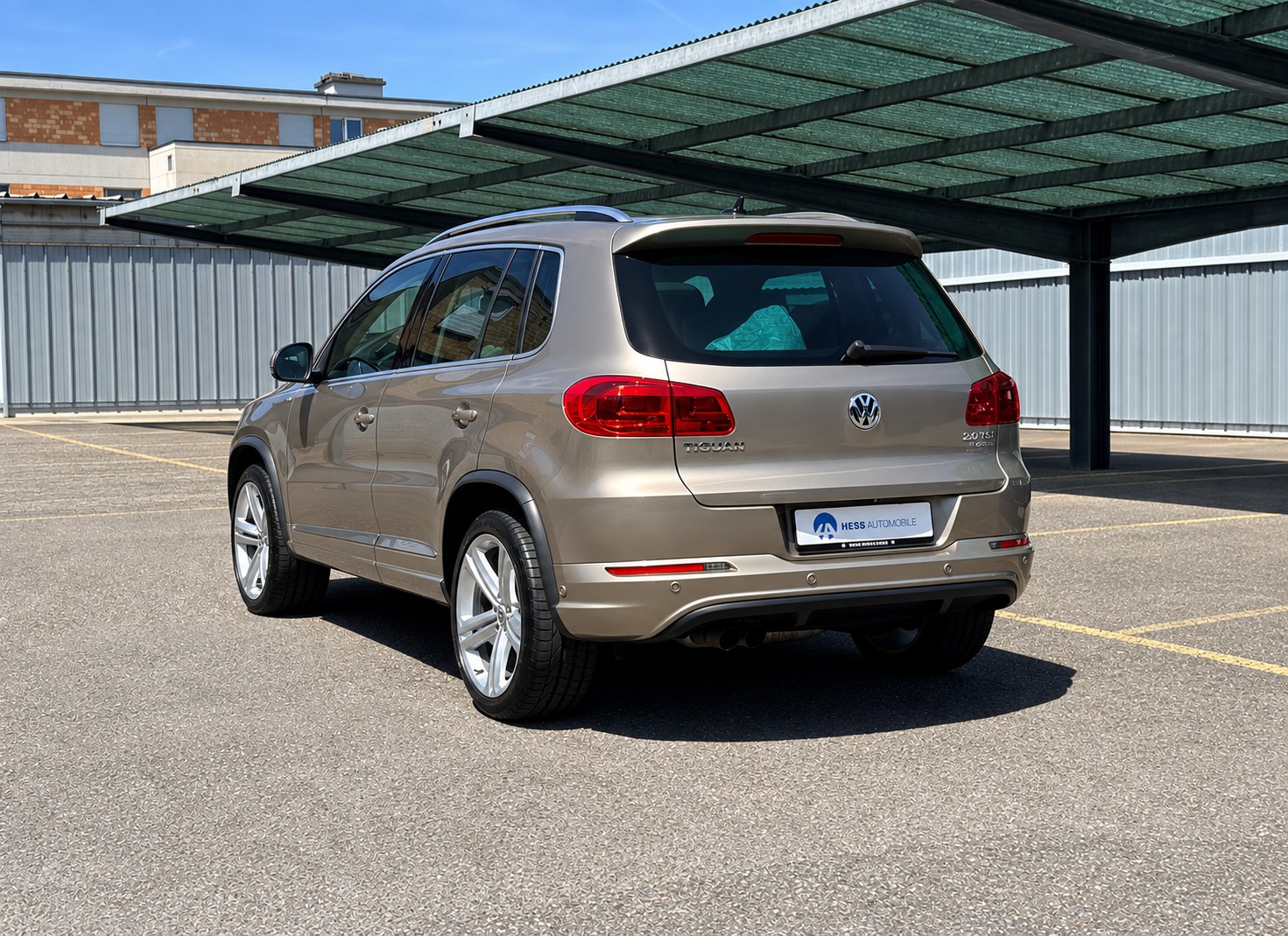 VW Tiguan 2.0 TSI R-Line Design 4Motion DSG-image-11