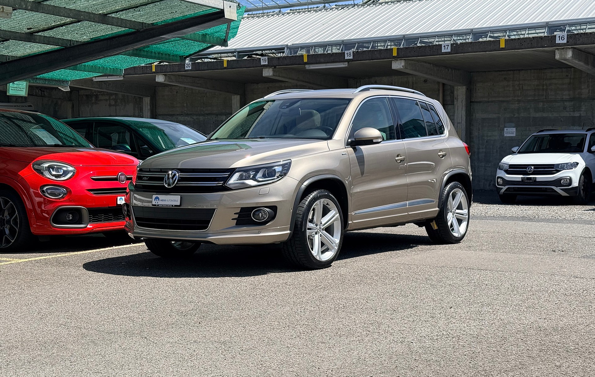 VW Tiguan 2.0 TSI R-Line Design 4Motion DSG-image-8