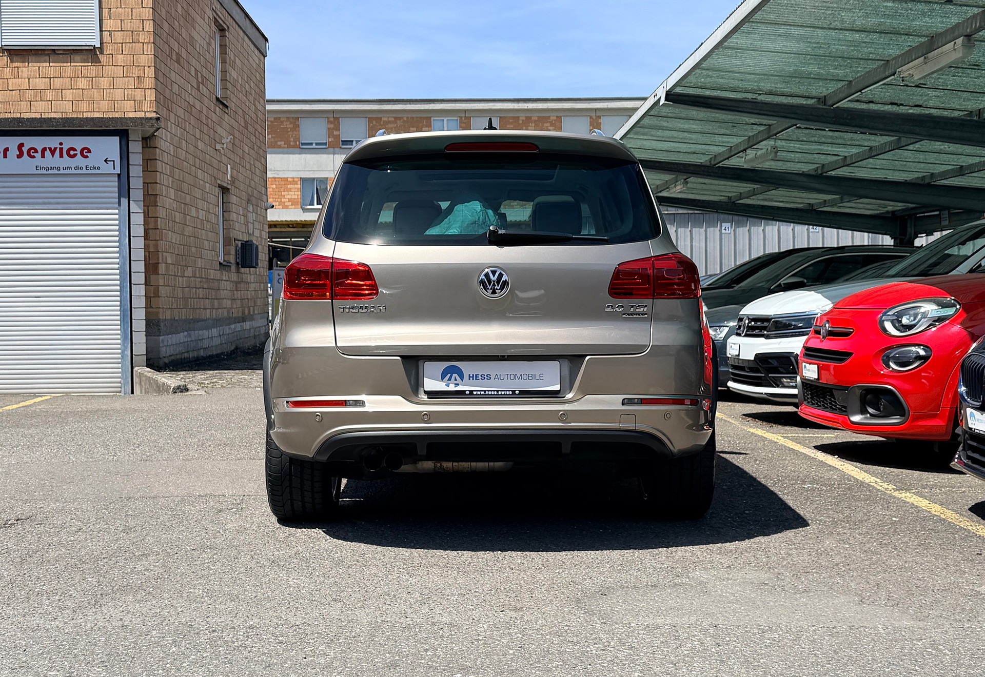 VW Tiguan 2.0 TSI R-Line Design 4Motion DSG-image-12