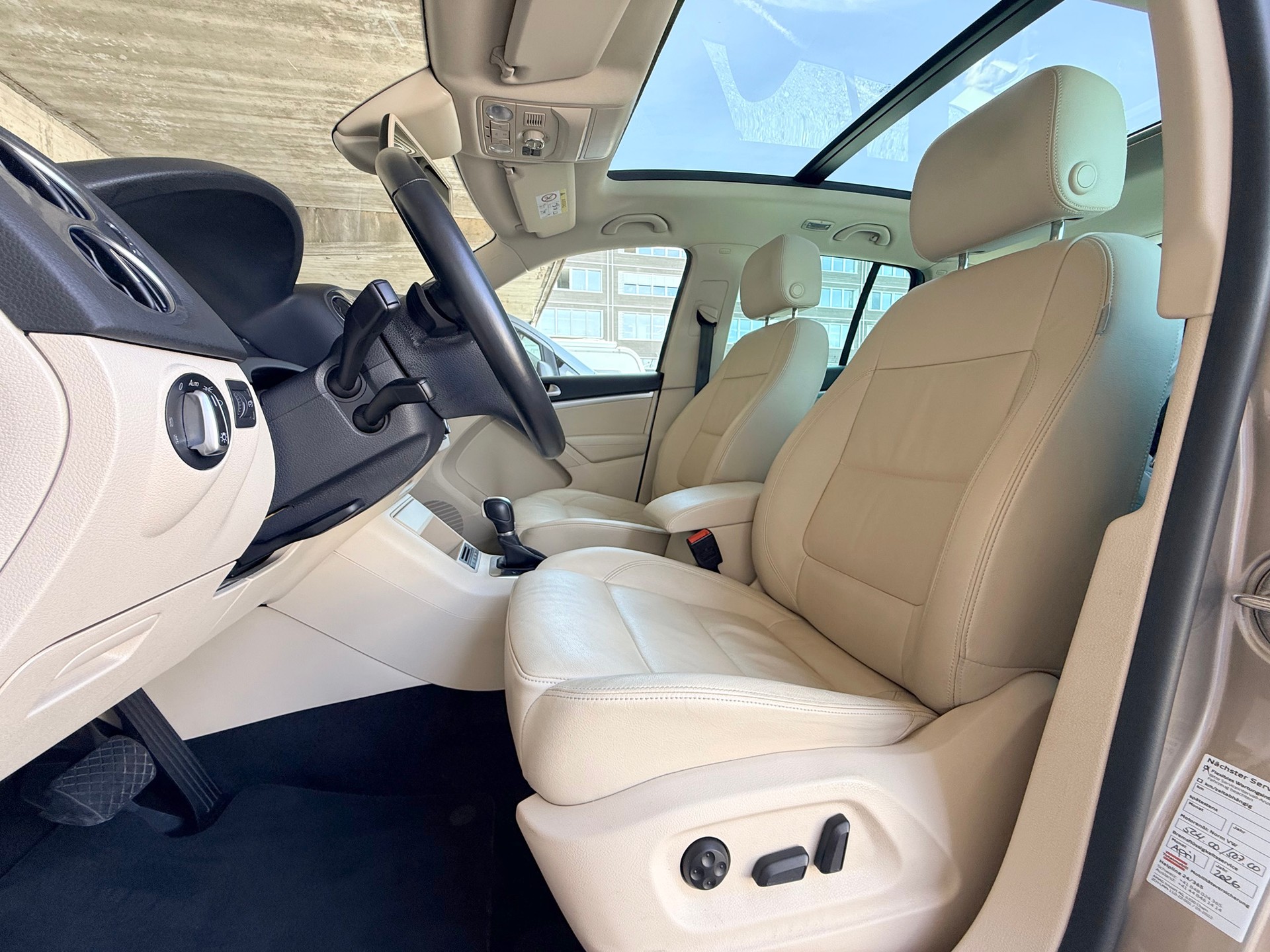 VW Tiguan 2.0 TSI R-Line Design 4Motion DSG-image-13