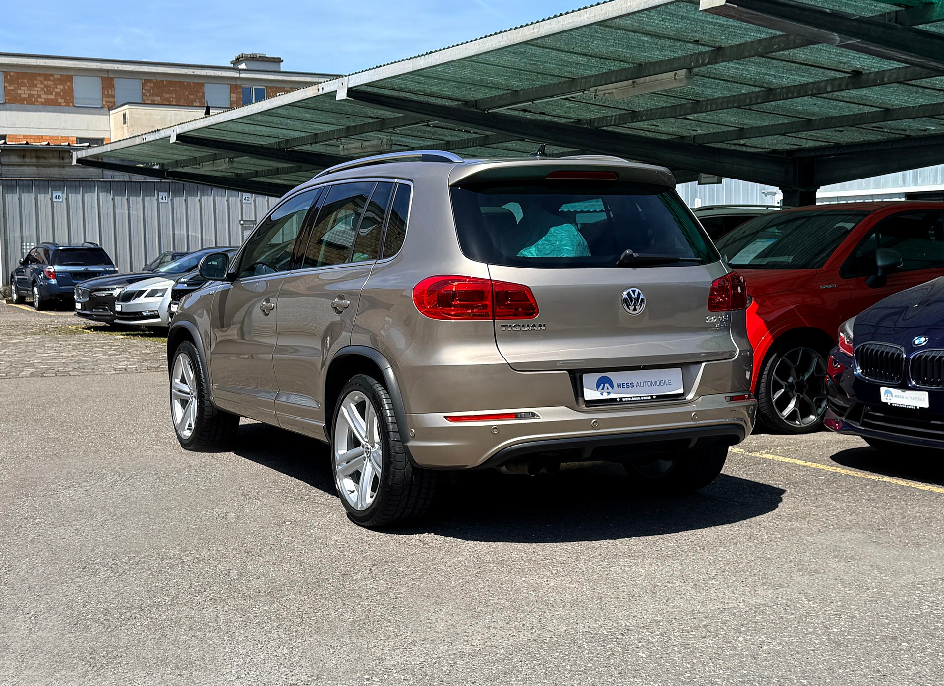 VW Tiguan 2.0 TSI R-Line Design 4Motion DSG-showroom-element-3