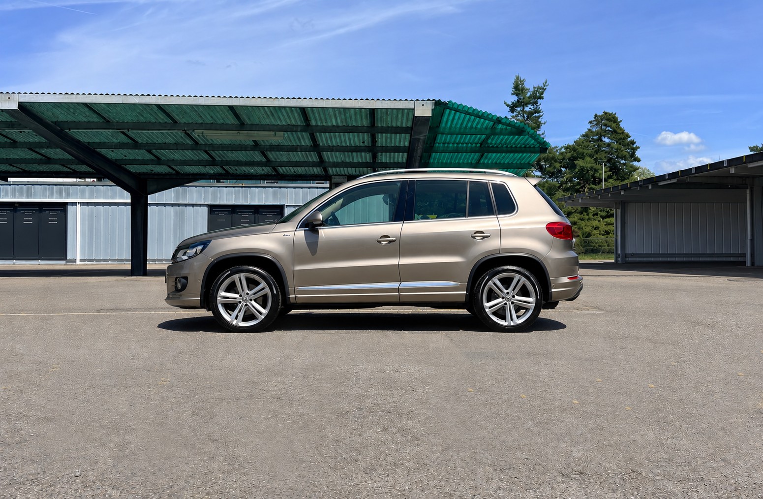 VW Tiguan 2.0 TSI R-Line Design 4Motion DSG-image-10