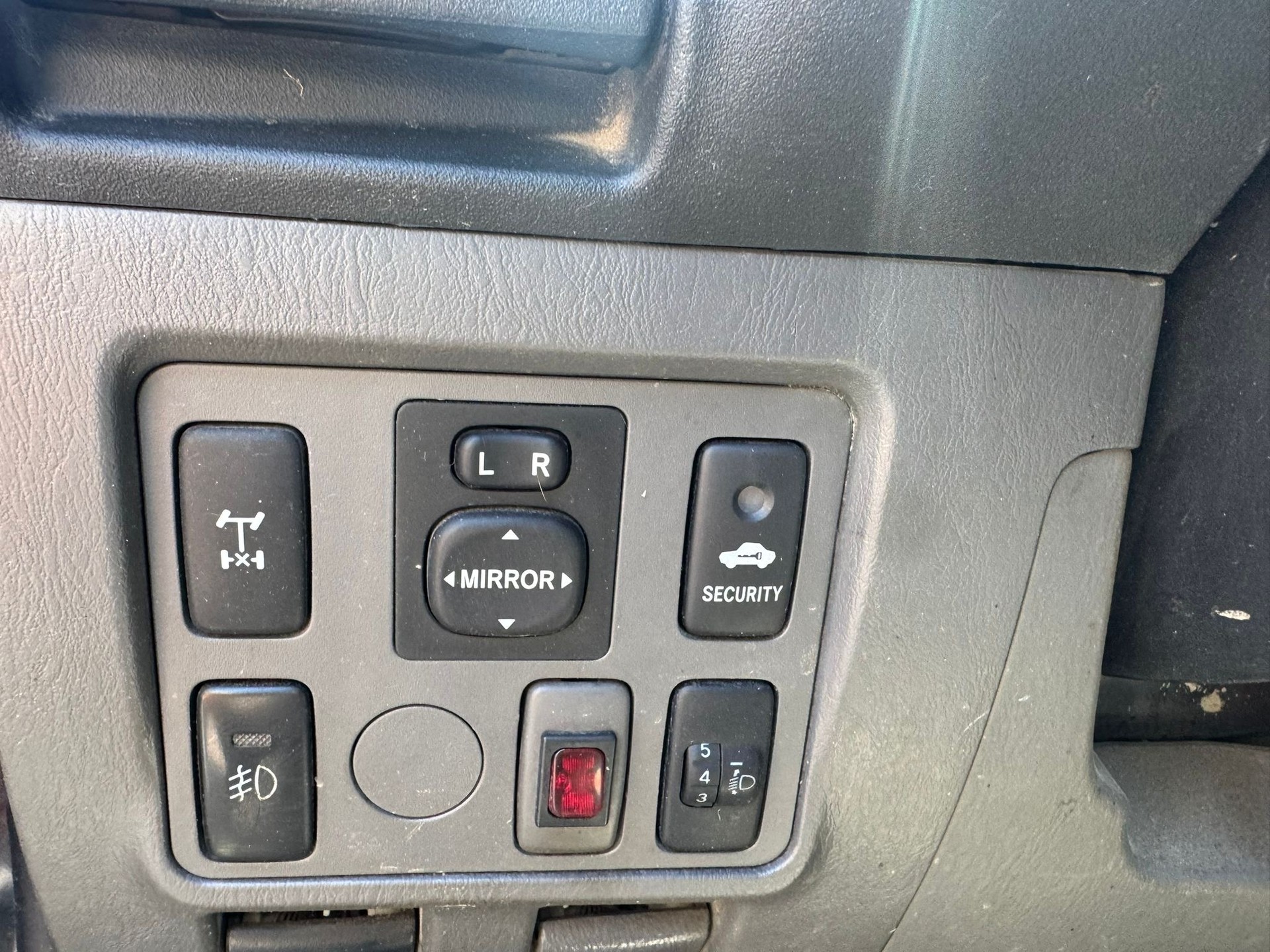 TOYOTA Hilux 2.5D 4WD Extra Cab Luna-image-9