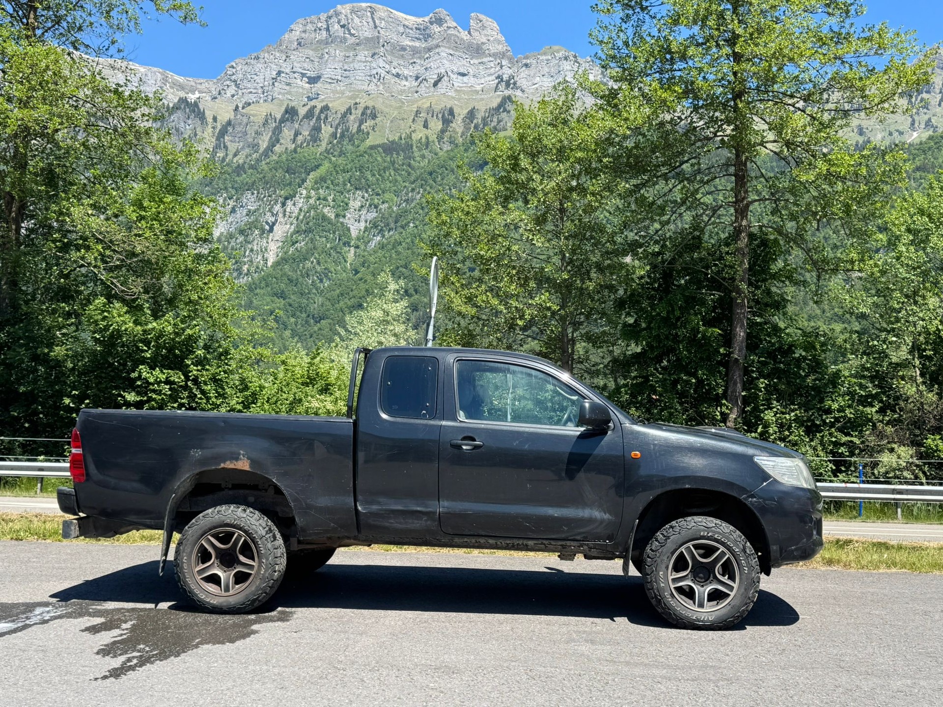TOYOTA Hilux 2.5D 4WD Extra Cab Luna-image-12