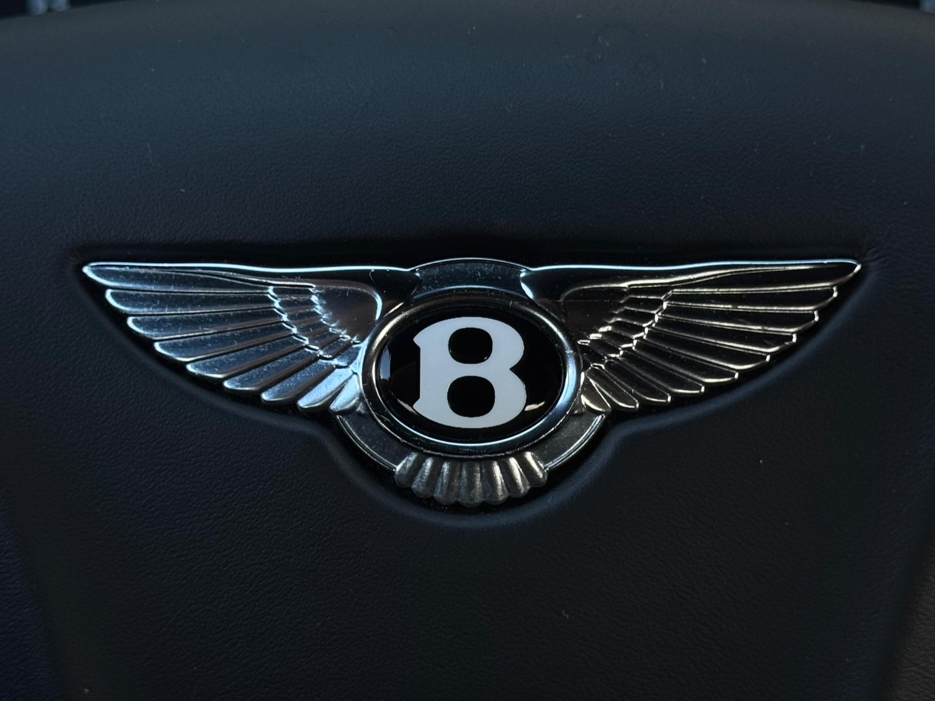 BENTLEY Continental GT 4.0 V8-image-30