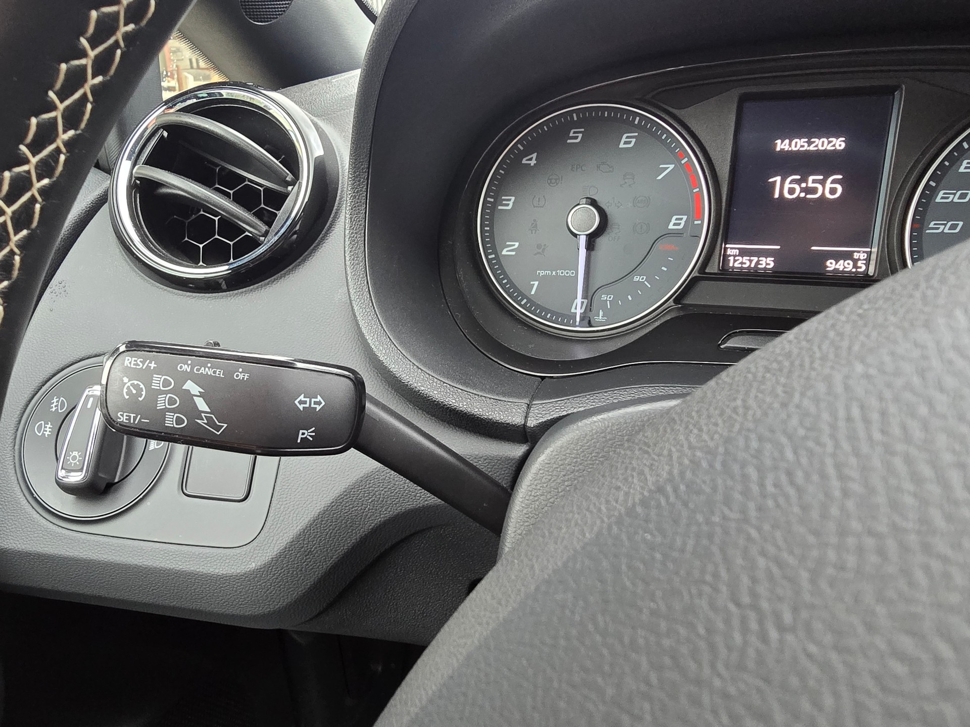 SEAT Ibiza SC 1.8 TSI Cupra-image-12