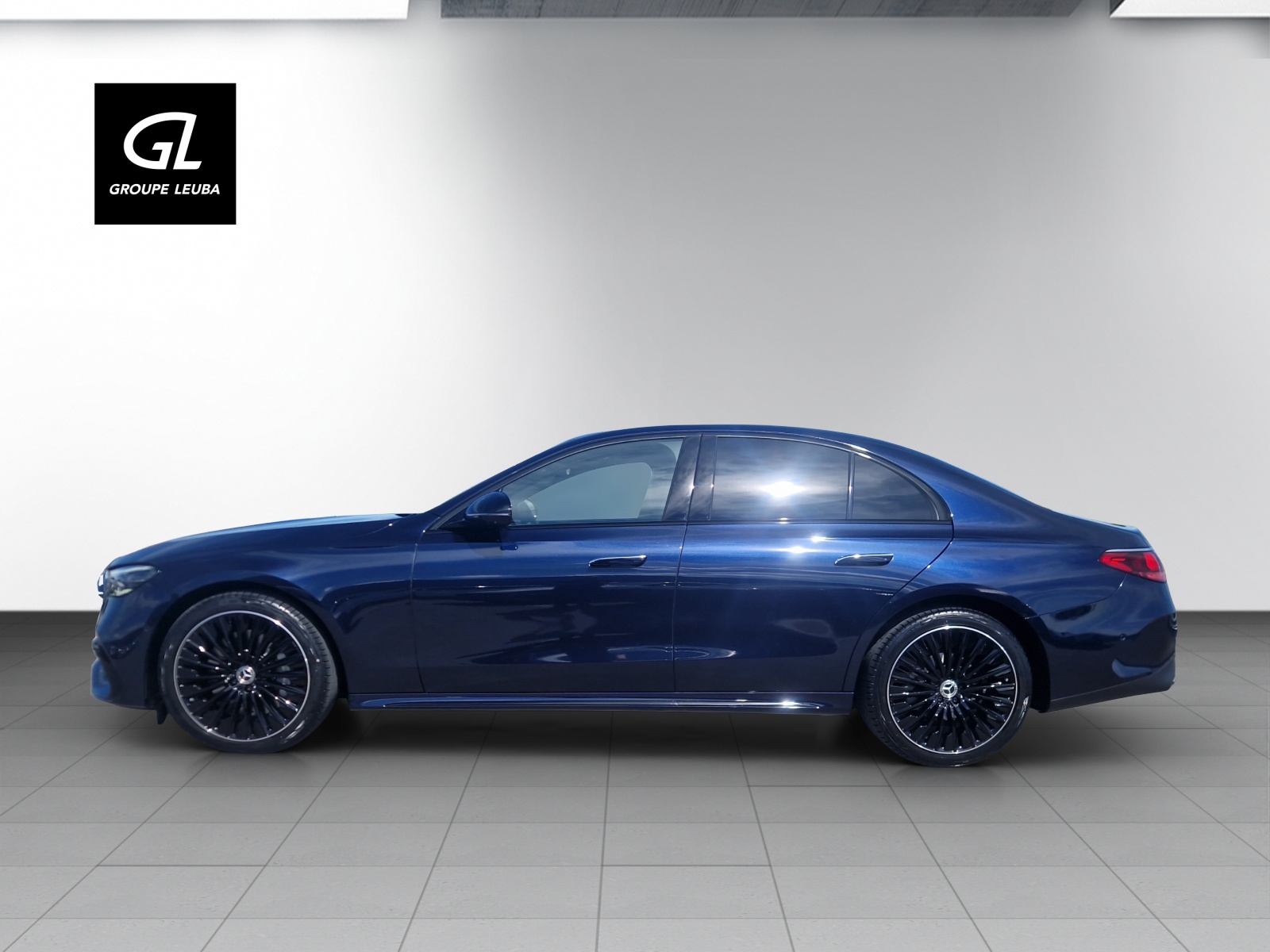 MERCEDES-BENZ E 220 d 4Matic 9G-Tronic-image-2