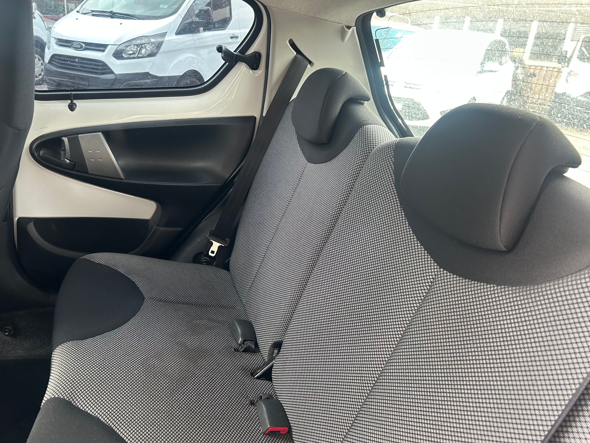 TOYOTA Aygo 1.0 VVT-i Luna-image-9