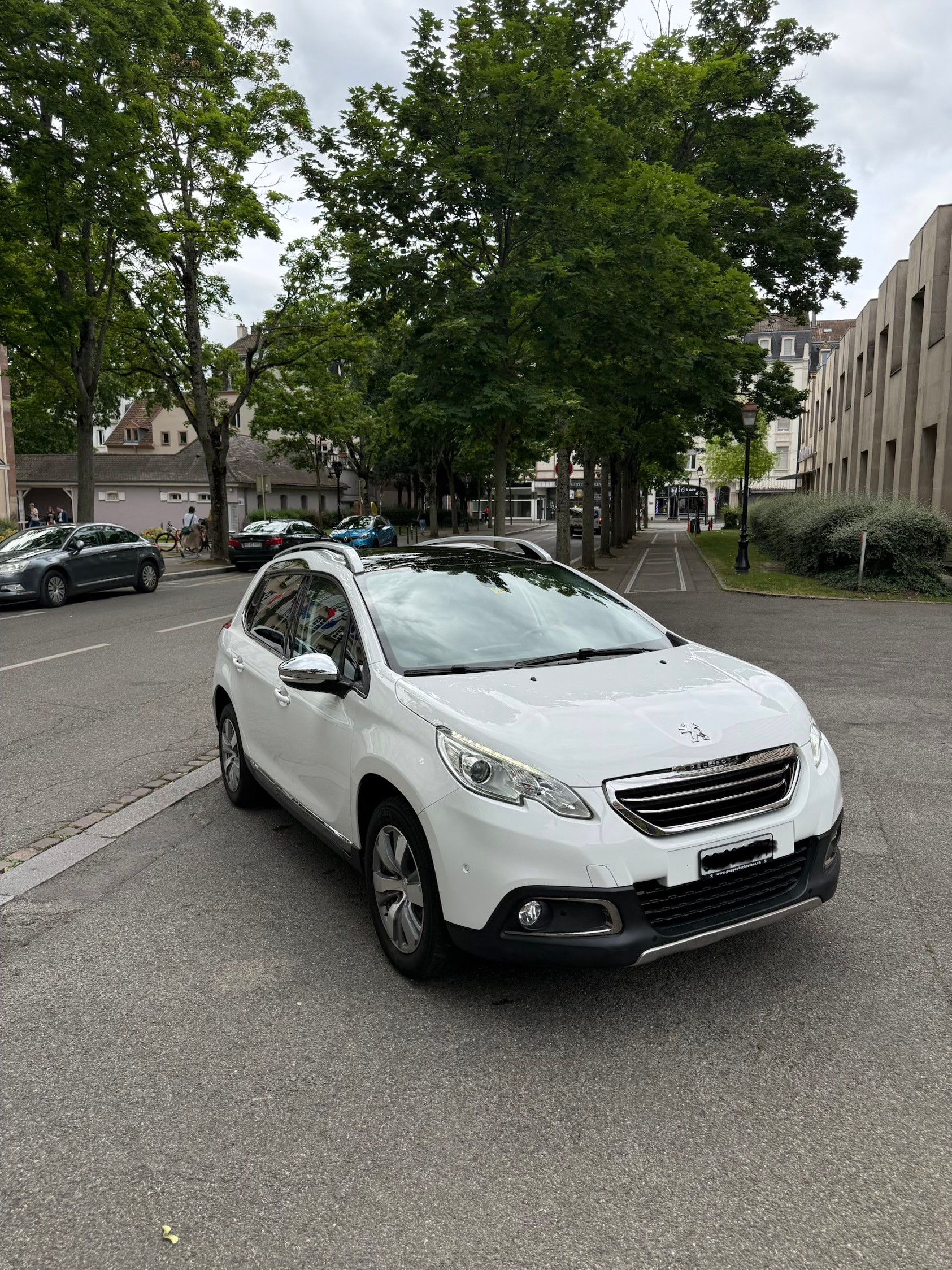PEUGEOT 1.6 VTi Allure-image-3