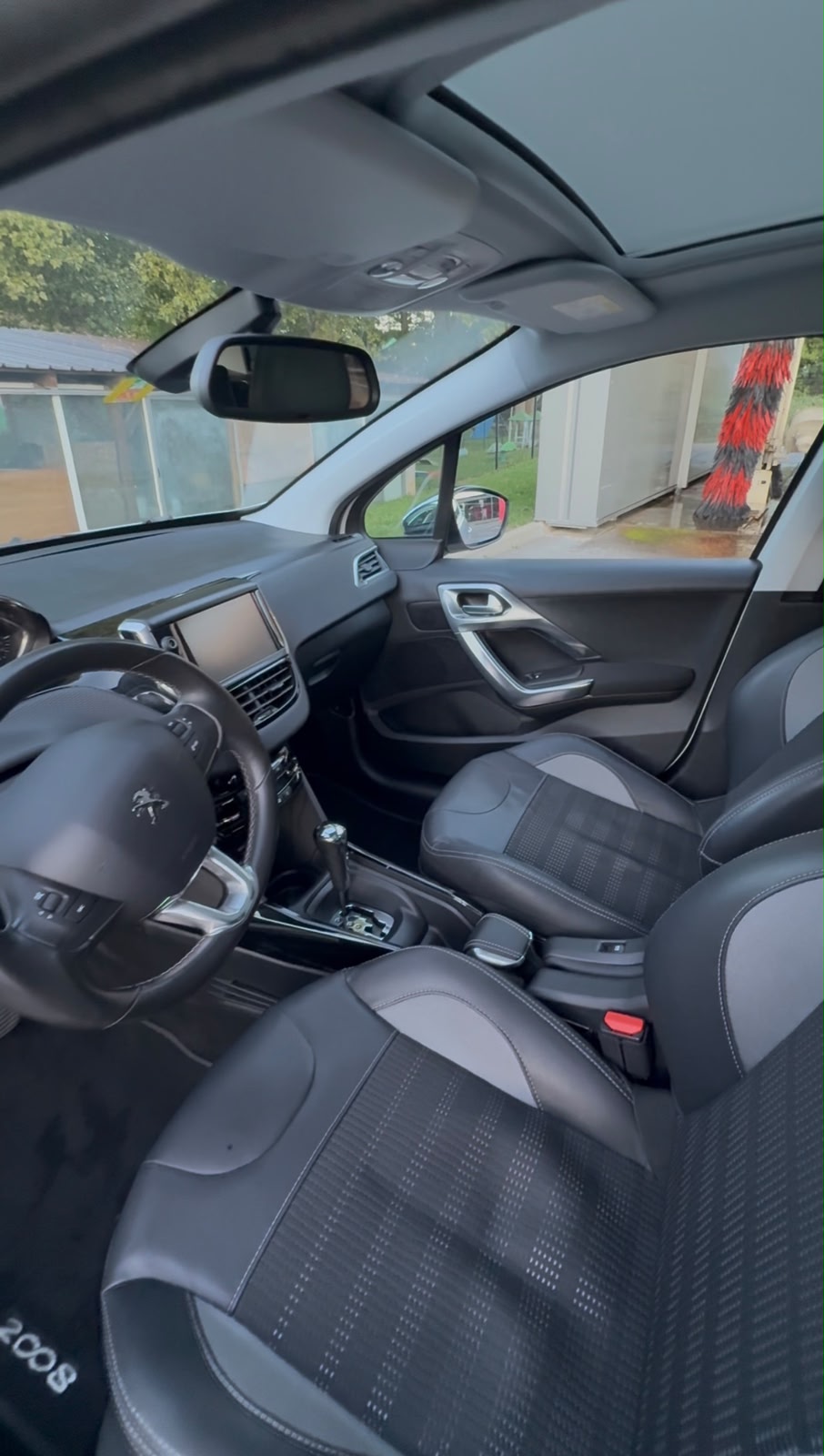 PEUGEOT 1.6 VTi Allure-image-2