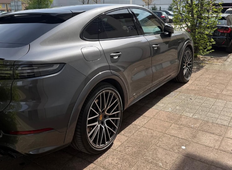 PORSCHE Cayenne Coupé E-Hybrid-image-0