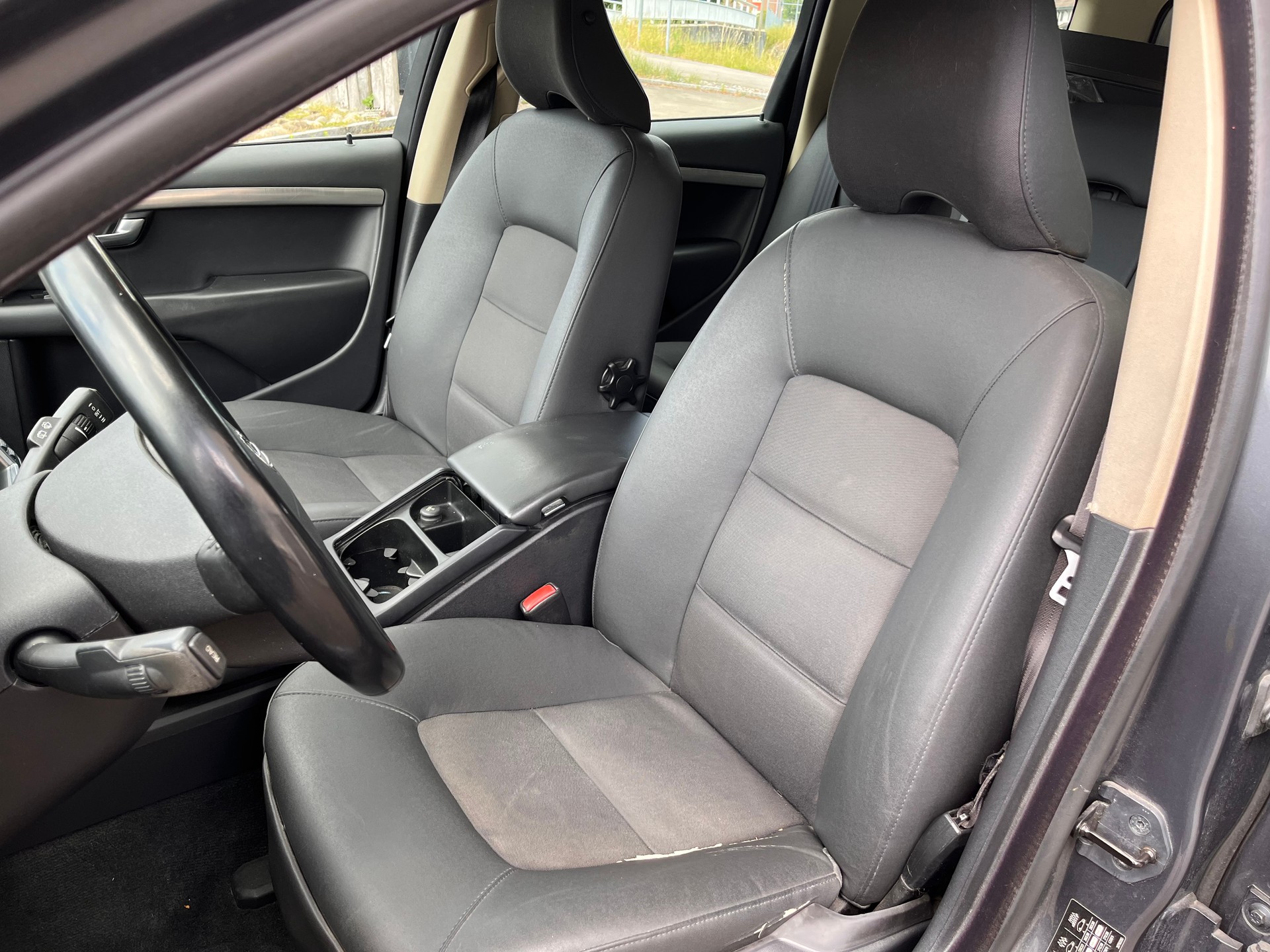 VOLVO V70 2.5T Kinetic Geartronic * AUTOMAT - AHK 1800KG *-image-7
