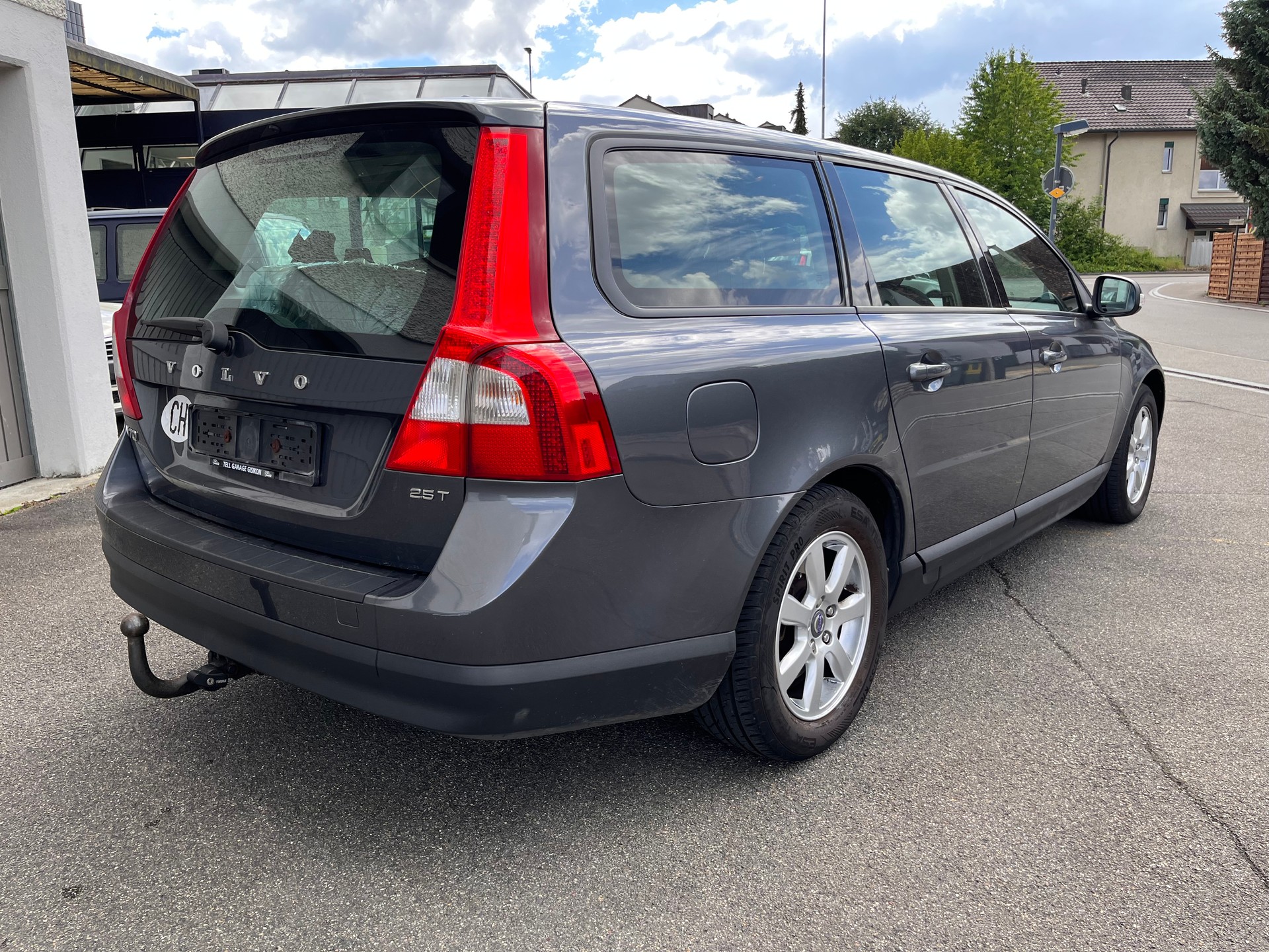 VOLVO V70 2.5T Kinetic Geartronic * AUTOMAT - AHK 1800KG *-image-4