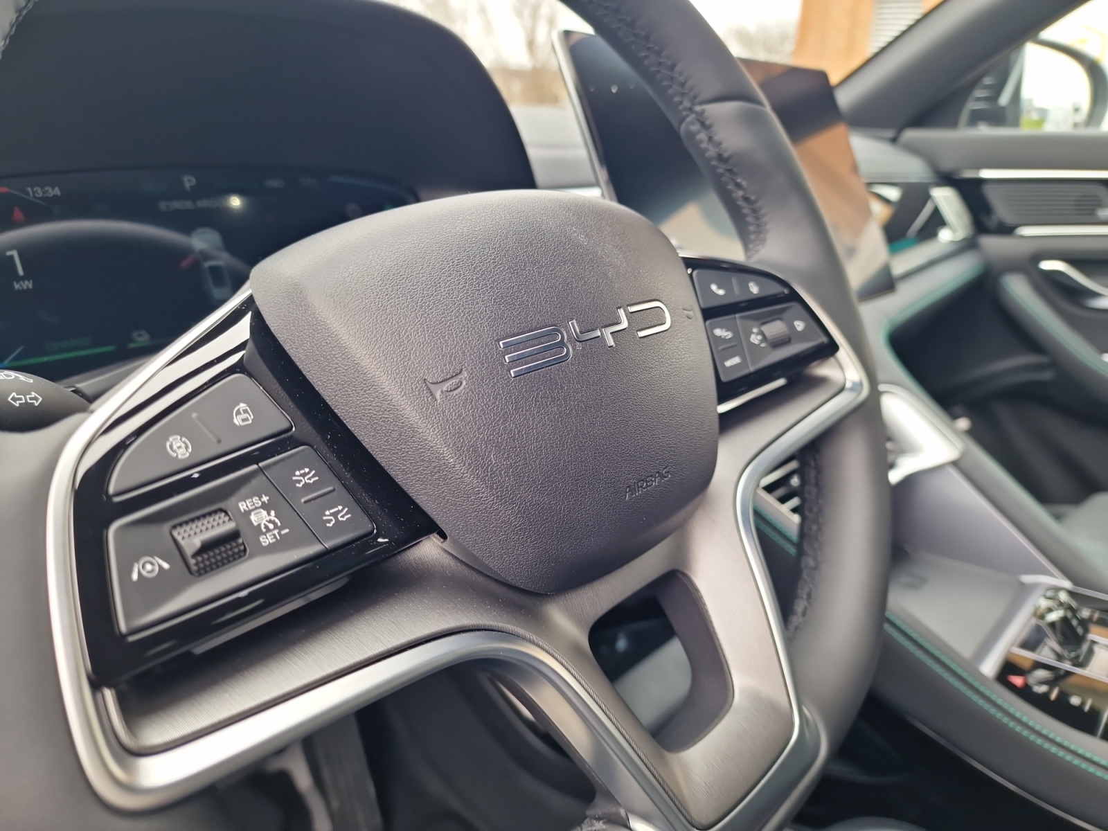 BYD Seal U DM-i Design AWD Panorama 324 PS-image-10