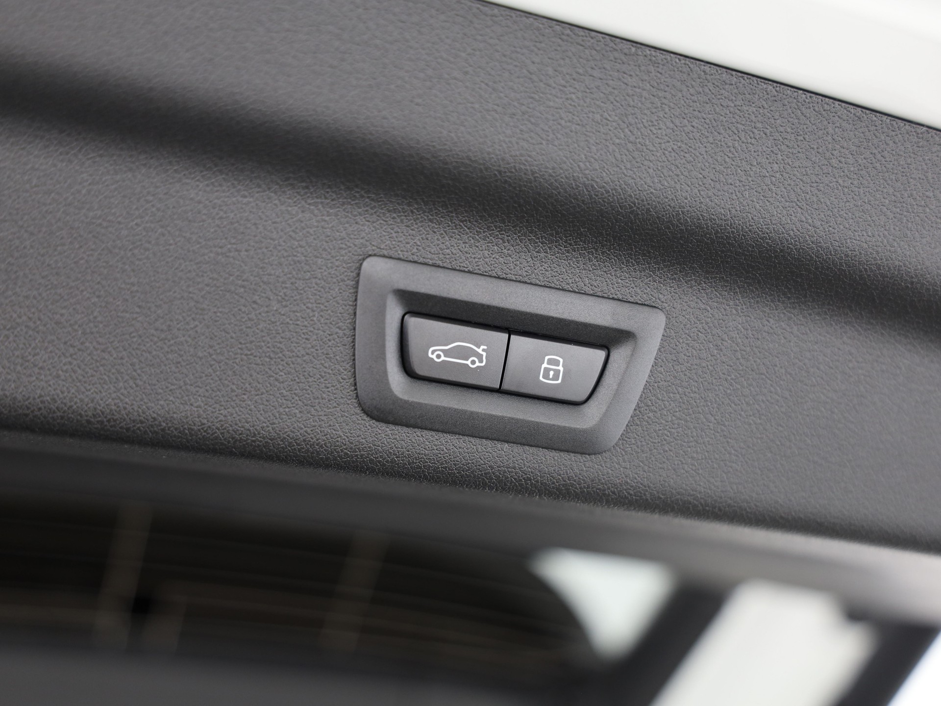 BMW X1 20d xDrive-image-8
