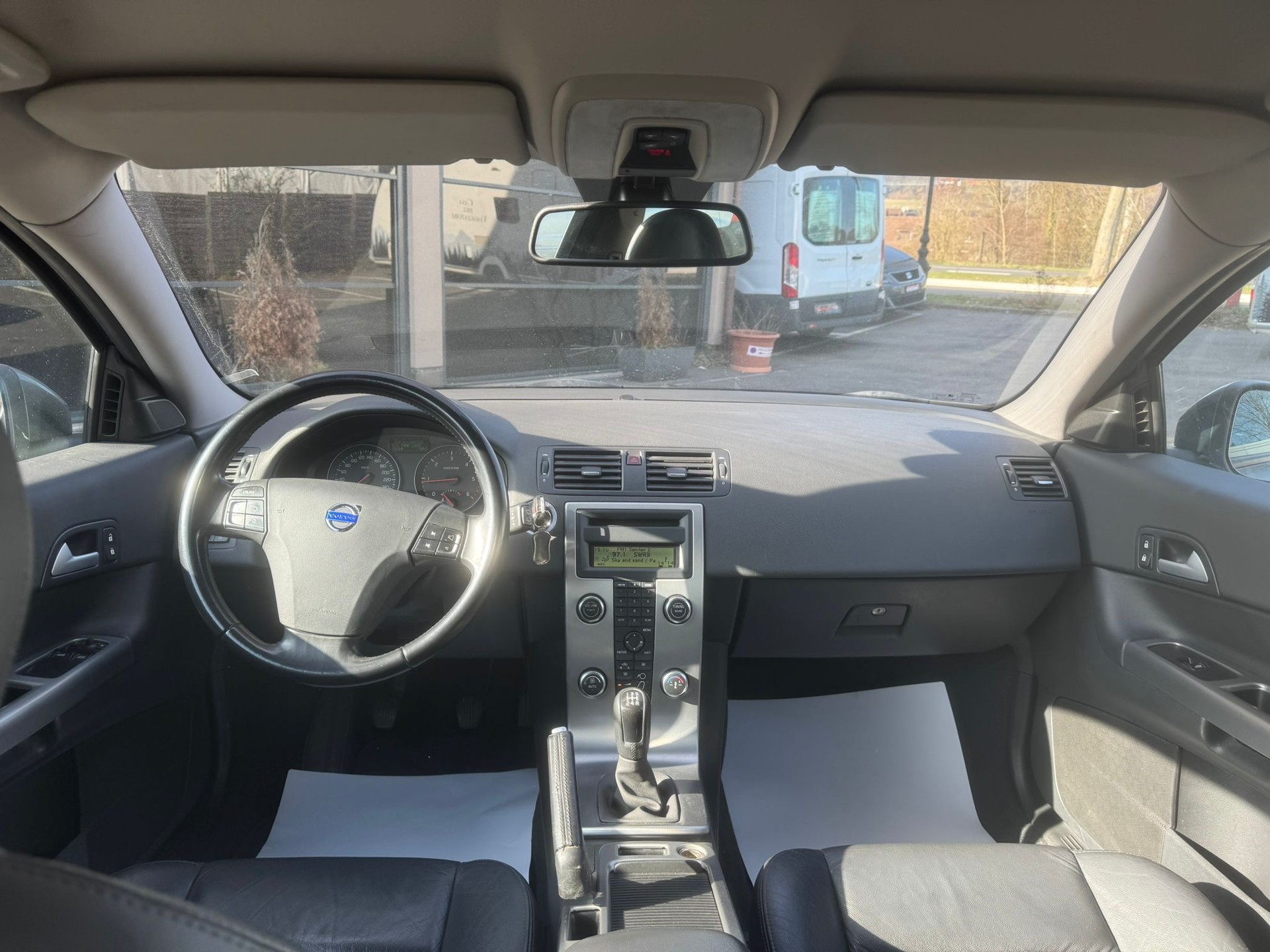 VOLVO C30 1.6D-image-9