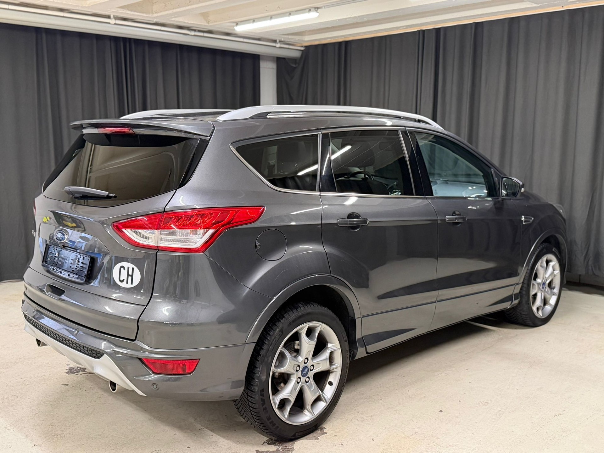 FORD Kuga 2.0 TDCi Titanium 4WD PowerShift-image-3
