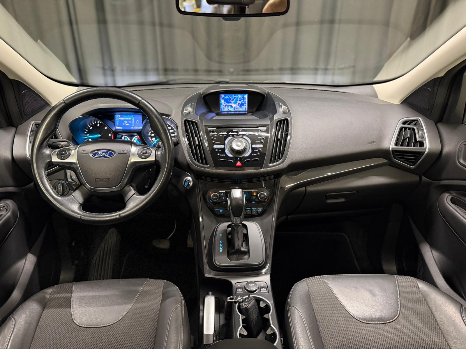 FORD Kuga 2.0 TDCi Titanium 4WD PowerShift-image-12