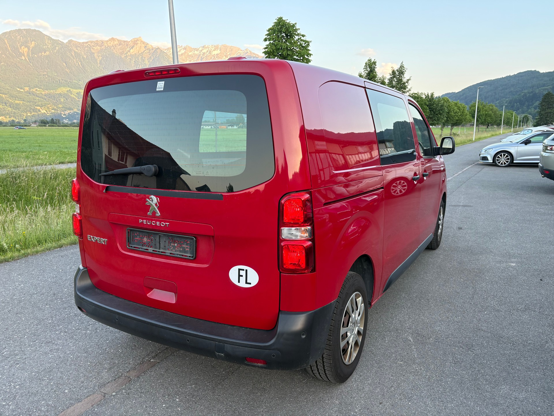PEUGEOT Expert 2.0 BlueHDi 180 S&S Active Standard EAT6-image-3