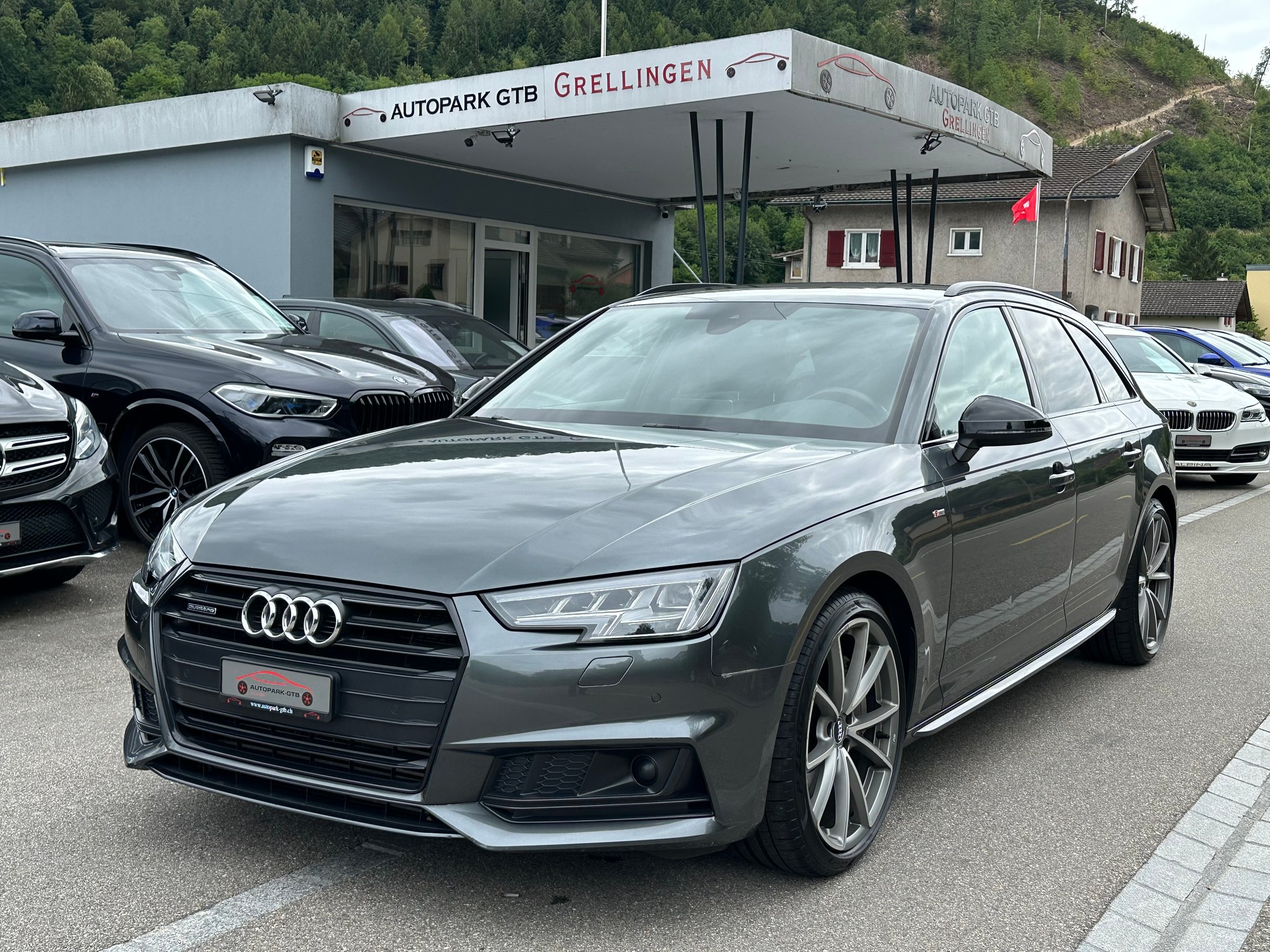 AUDI A4 Avant 3.0 TDI Sport quattro tiptronic-image-0