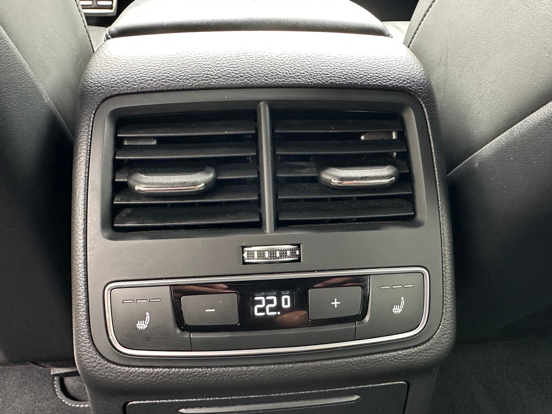 AUDI A4 Avant 3.0 TDI Sport quattro tiptronic-image-17
