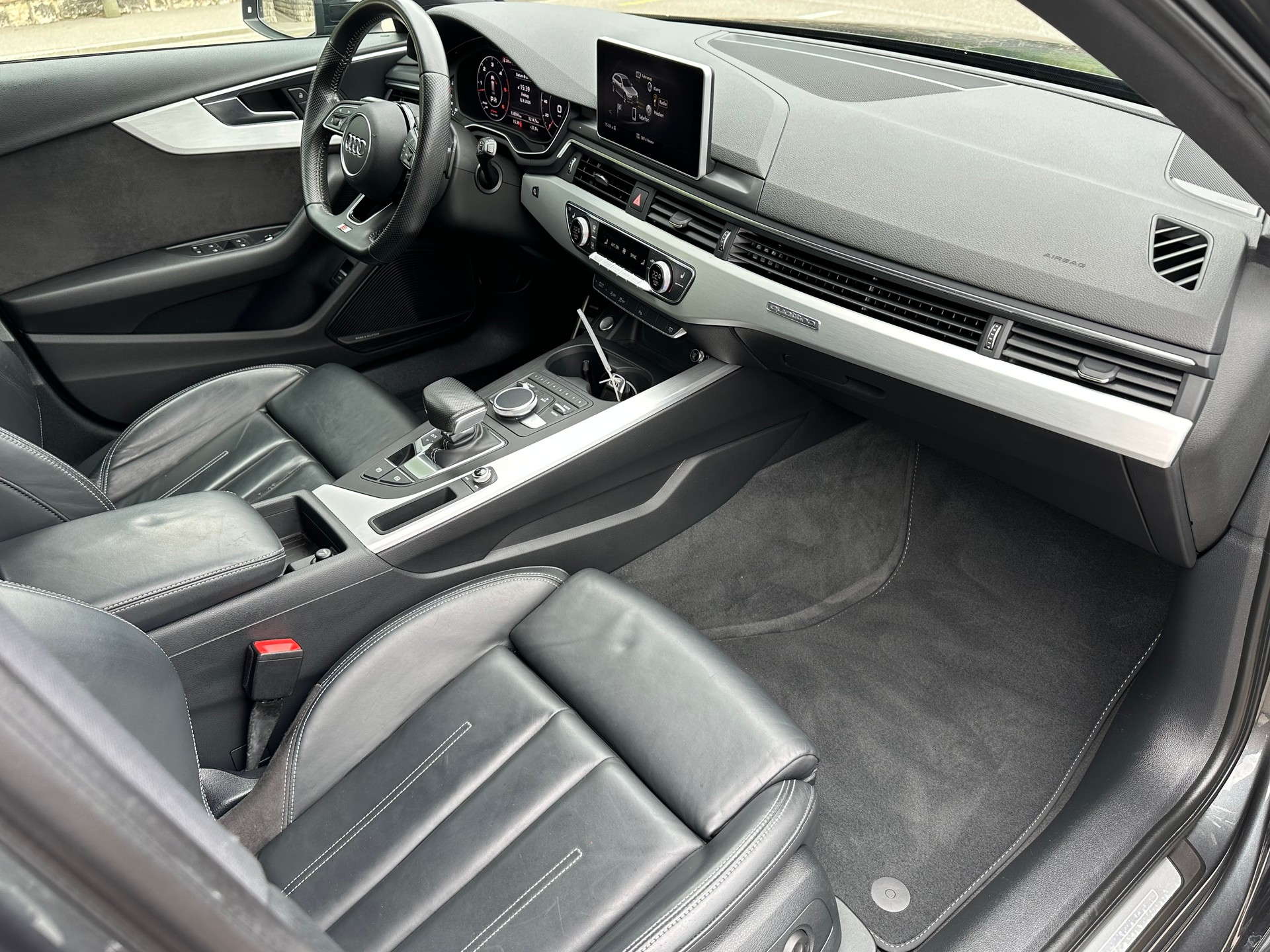 AUDI A4 Avant 3.0 TDI Sport quattro tiptronic-image-10