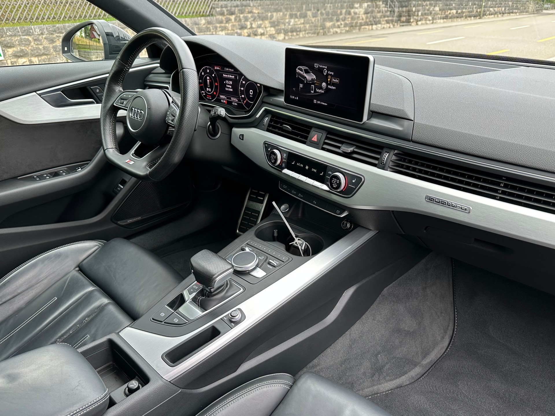 AUDI A4 Avant 3.0 TDI Sport quattro tiptronic-image-15