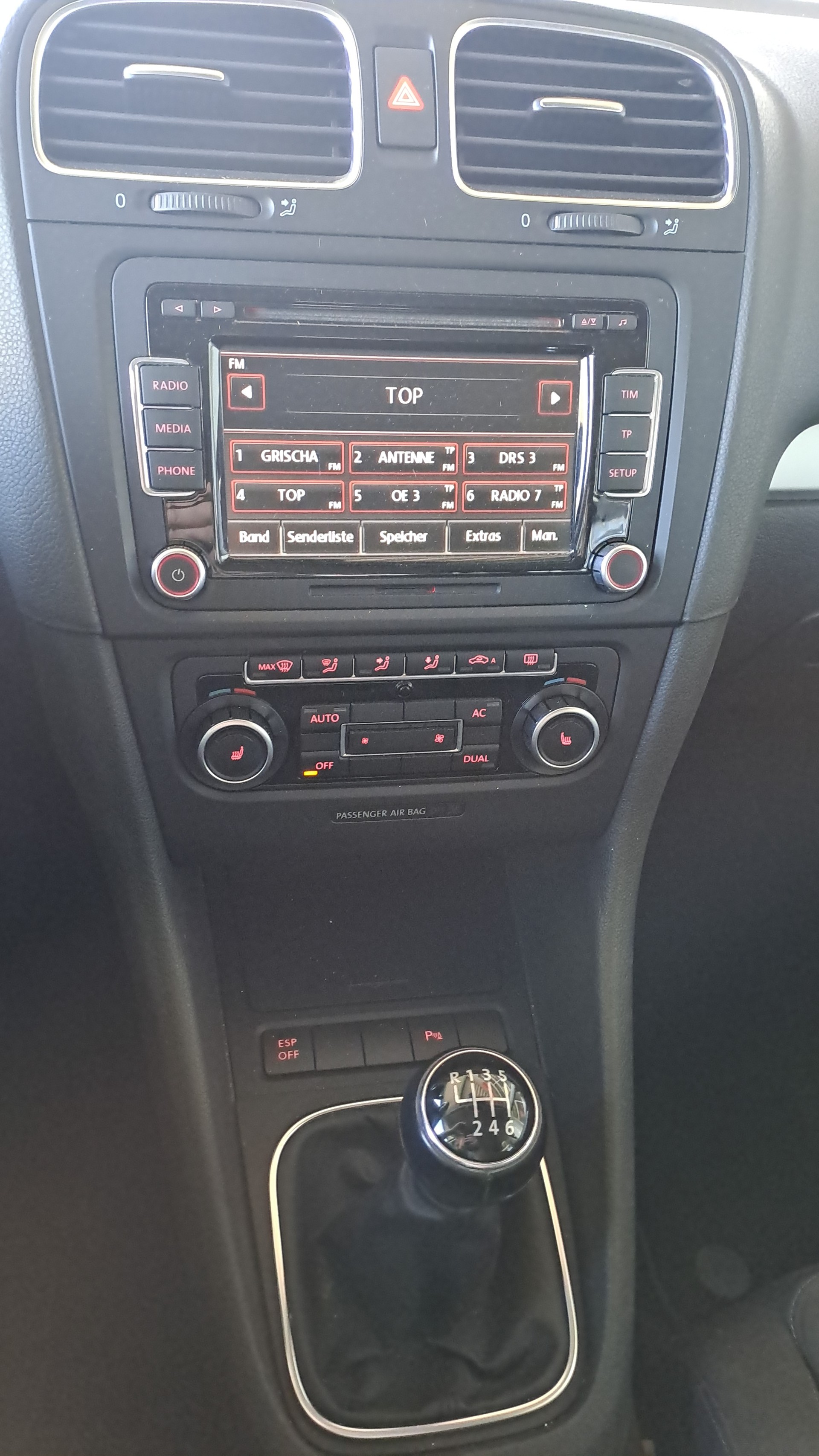 VW Golf 1.4 TSI Highline-image-13