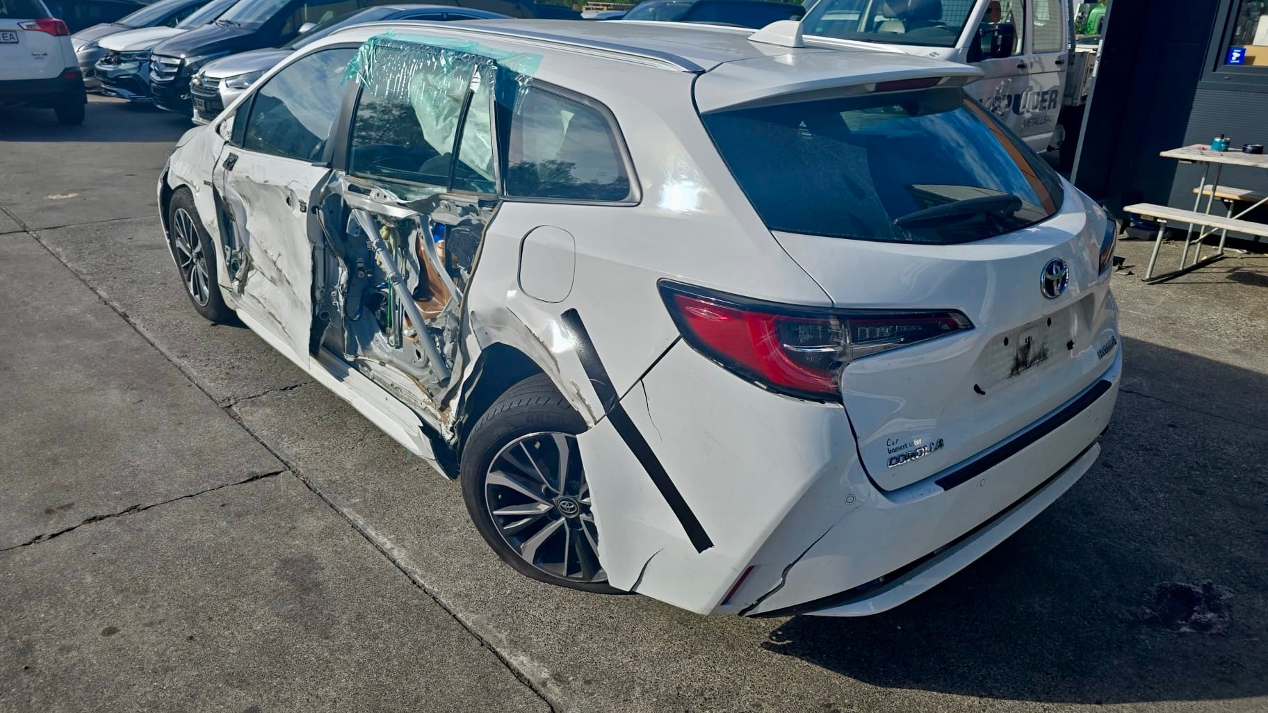 TOYOTA Corolla Touring Sports 1.8 HSD Comfort e-CVT-image-5
