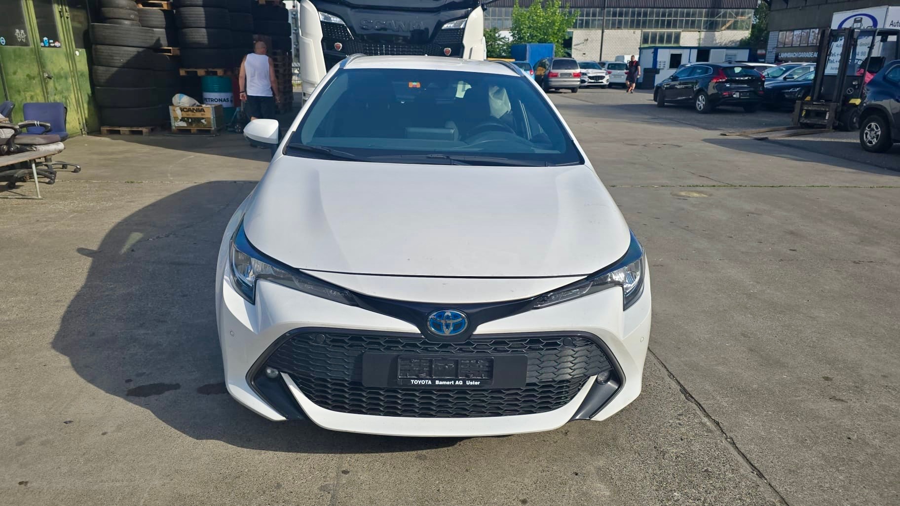 TOYOTA Corolla Touring Sports 1.8 HSD Comfort e-CVT-image-6